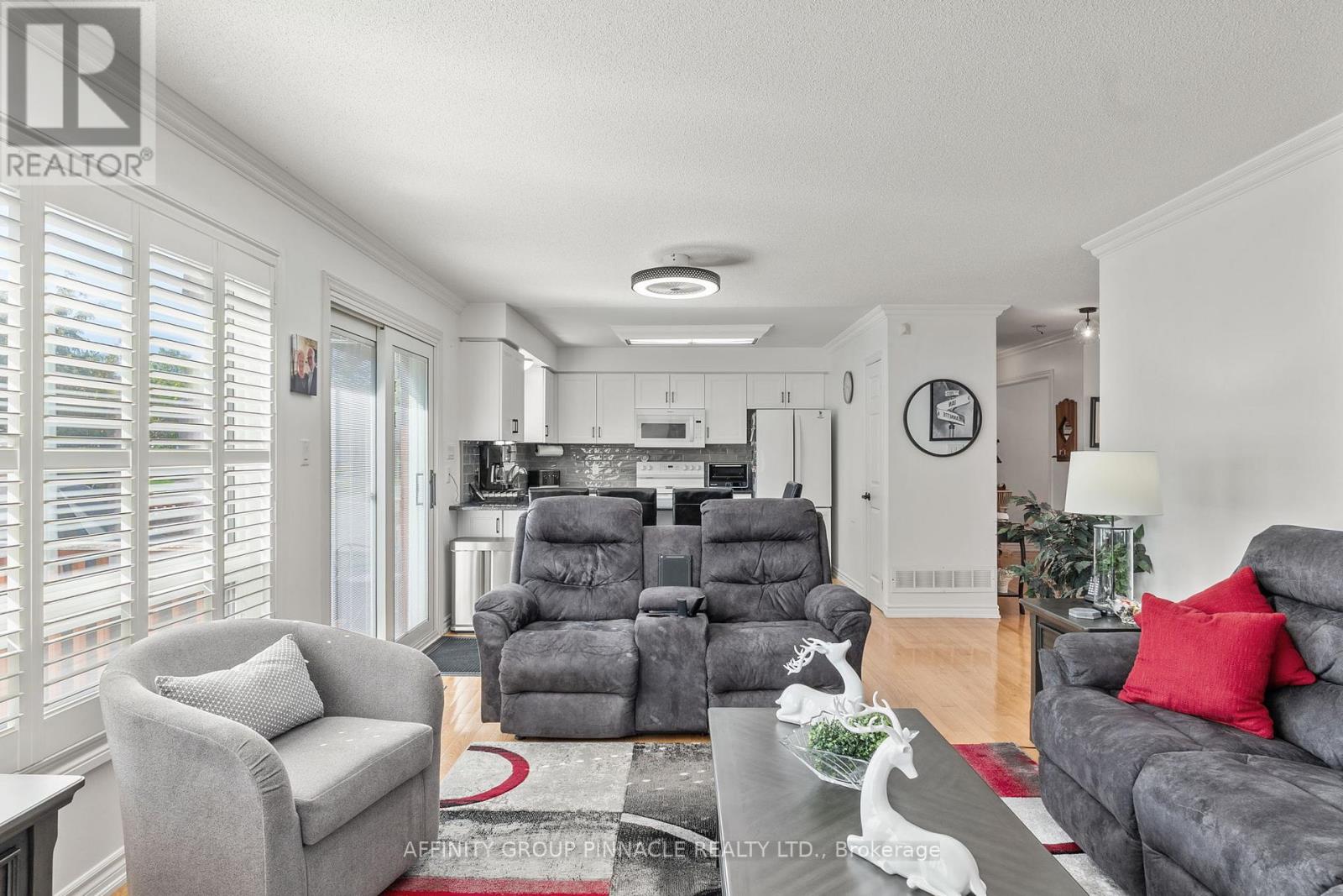 17 Wood Court, Kawartha Lakes (Lindsay), Ontario  K9V 6J4 - Photo 10 - X12407027