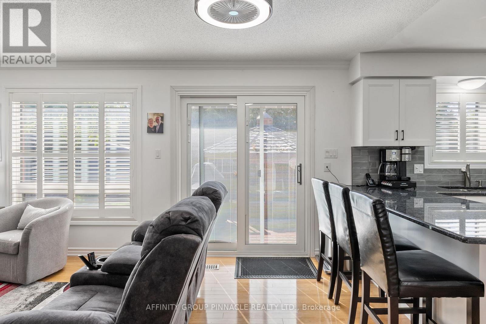 17 Wood Court, Kawartha Lakes (Lindsay), Ontario  K9V 6J4 - Photo 12 - X12407027