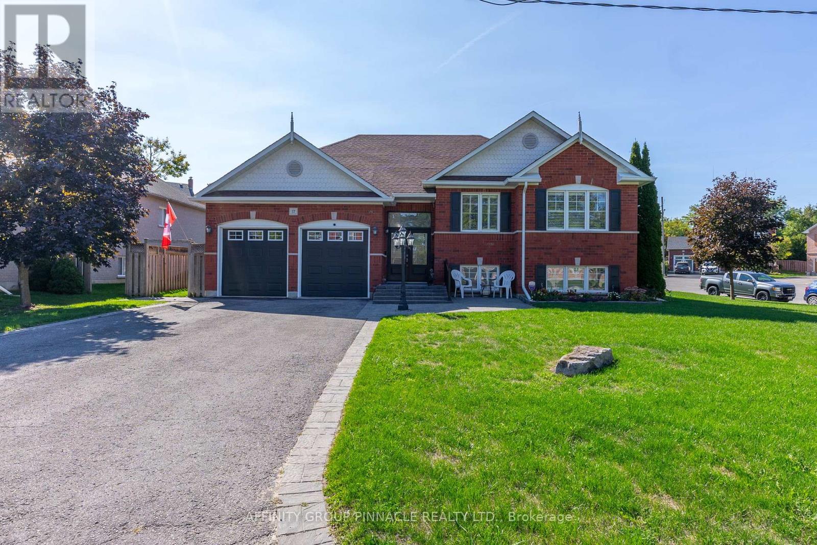 17 Wood Court, Kawartha Lakes (Lindsay), Ontario  K9V 6J4 - Photo 2 - X12407027