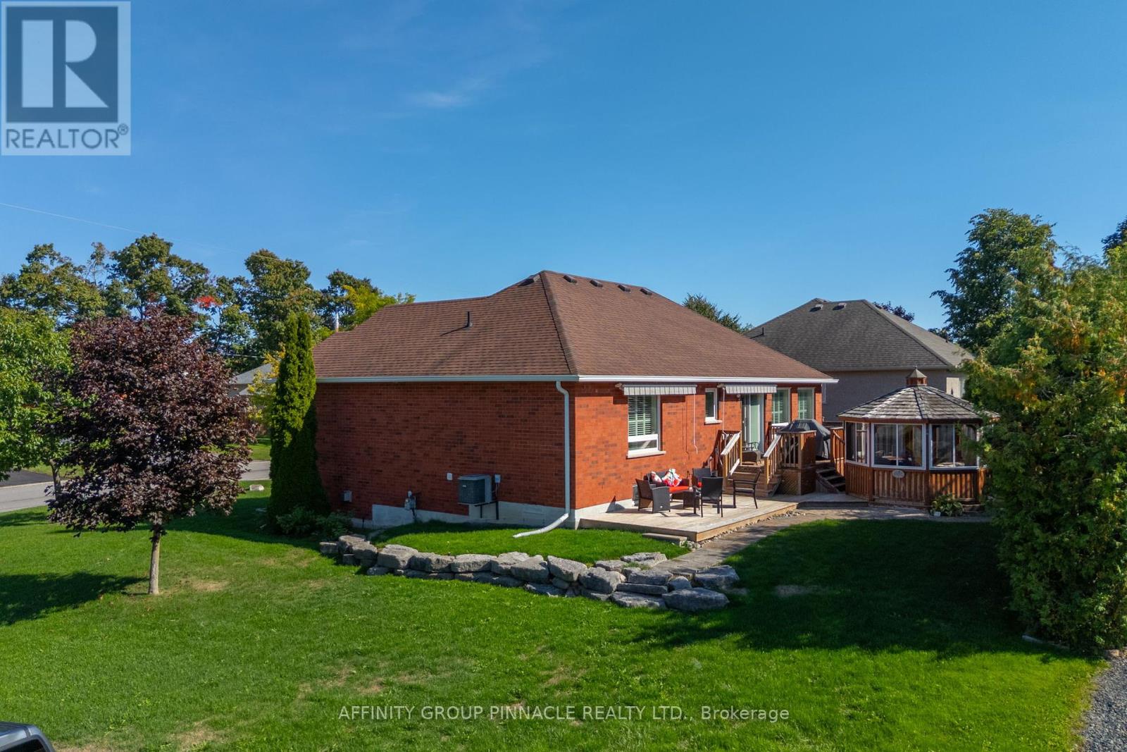 17 Wood Court, Kawartha Lakes (Lindsay), Ontario  K9V 6J4 - Photo 4 - X12407027
