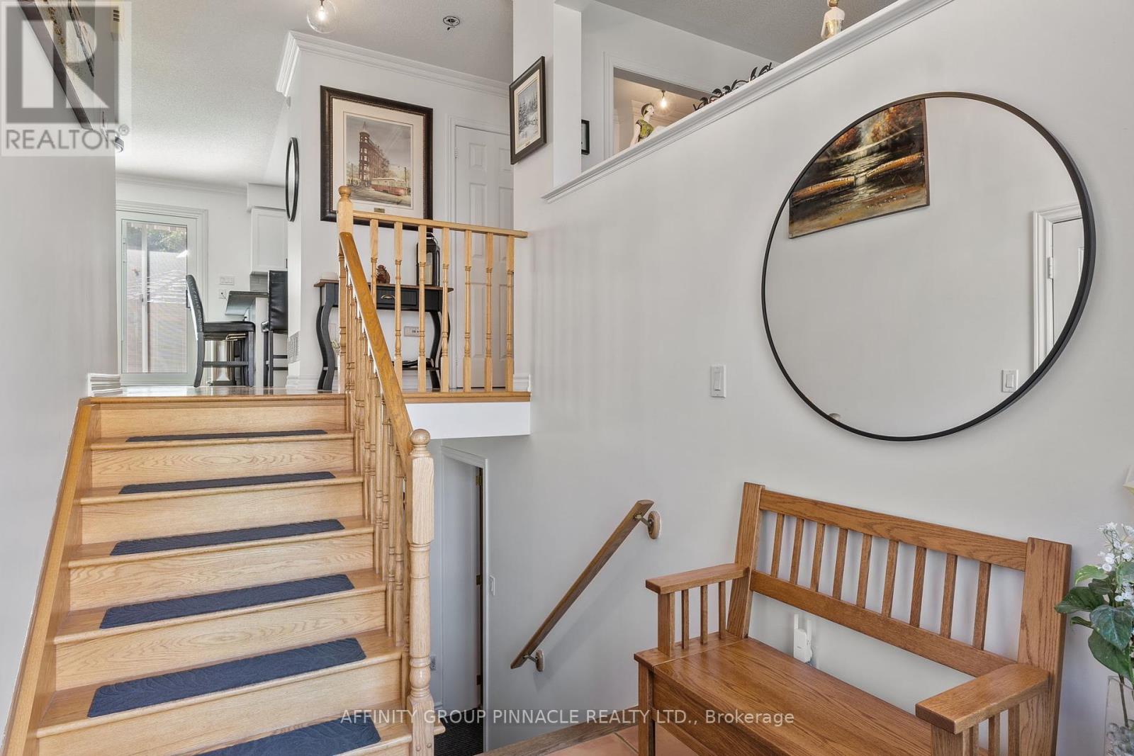 17 Wood Court, Kawartha Lakes (Lindsay), Ontario  K9V 6J4 - Photo 5 - X12407027