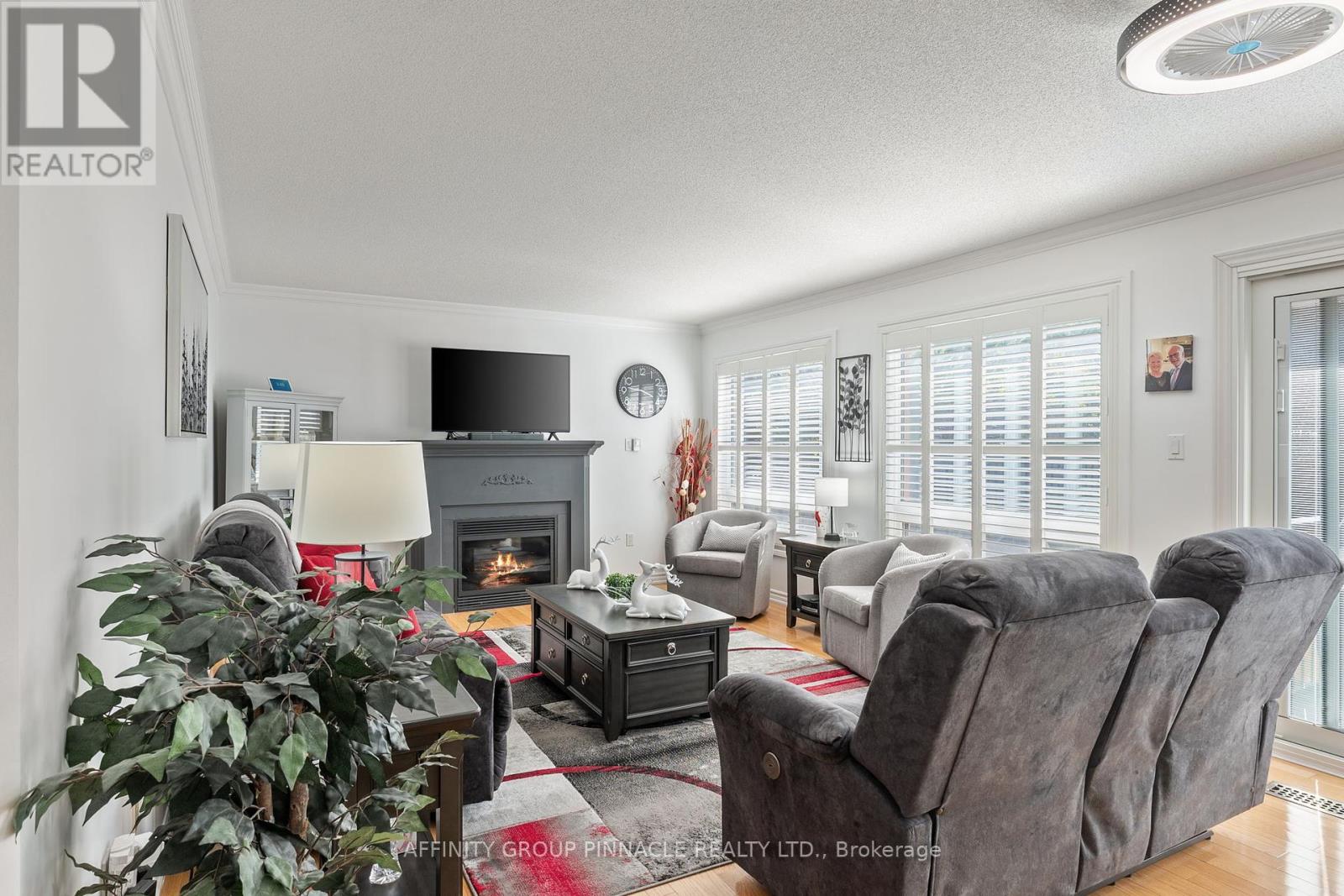 17 Wood Court, Kawartha Lakes (Lindsay), Ontario  K9V 6J4 - Photo 7 - X12407027