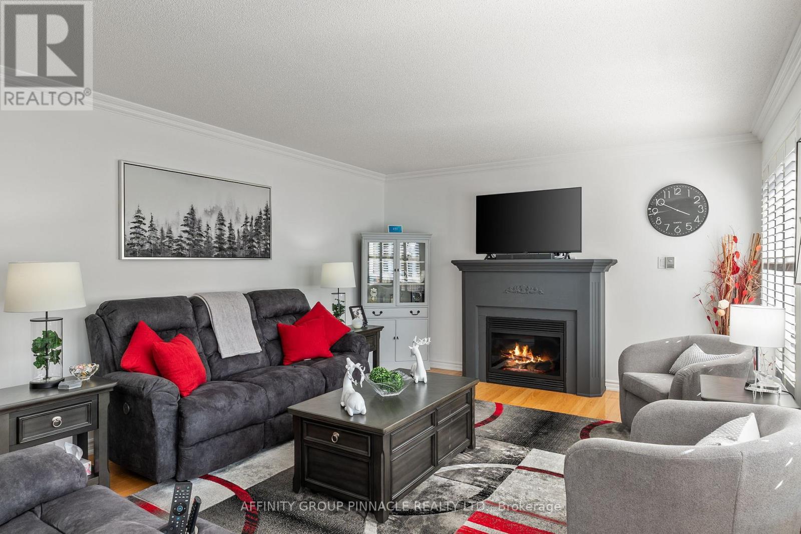 17 Wood Court, Kawartha Lakes (Lindsay), Ontario  K9V 6J4 - Photo 8 - X12407027