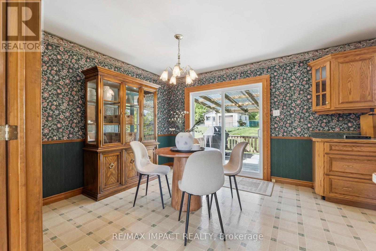 298 Plati Avenue, Douro-Dummer, Ontario  K9L 1C7 - Photo 11 - X12407156