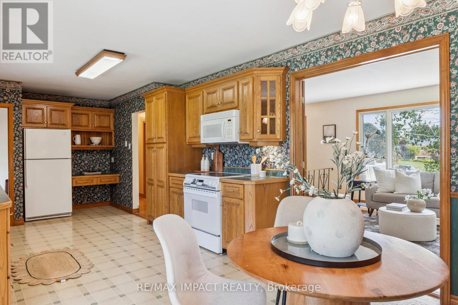 298 Plati Avenue, Douro-Dummer, Ontario  K9L 1C7 - Photo 14 - X12407156