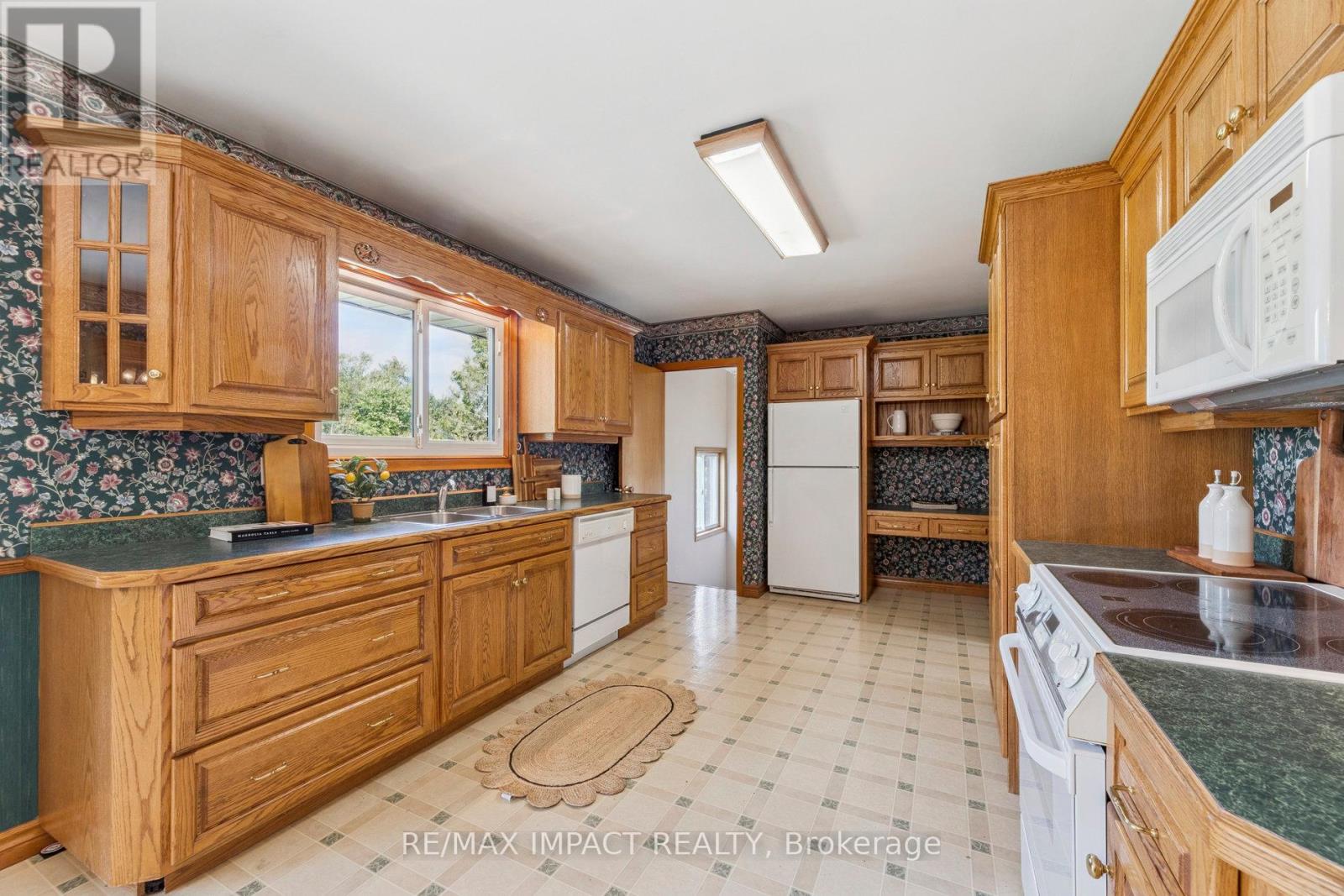 298 Plati Avenue, Douro-Dummer, Ontario  K9L 1C7 - Photo 16 - X12407156