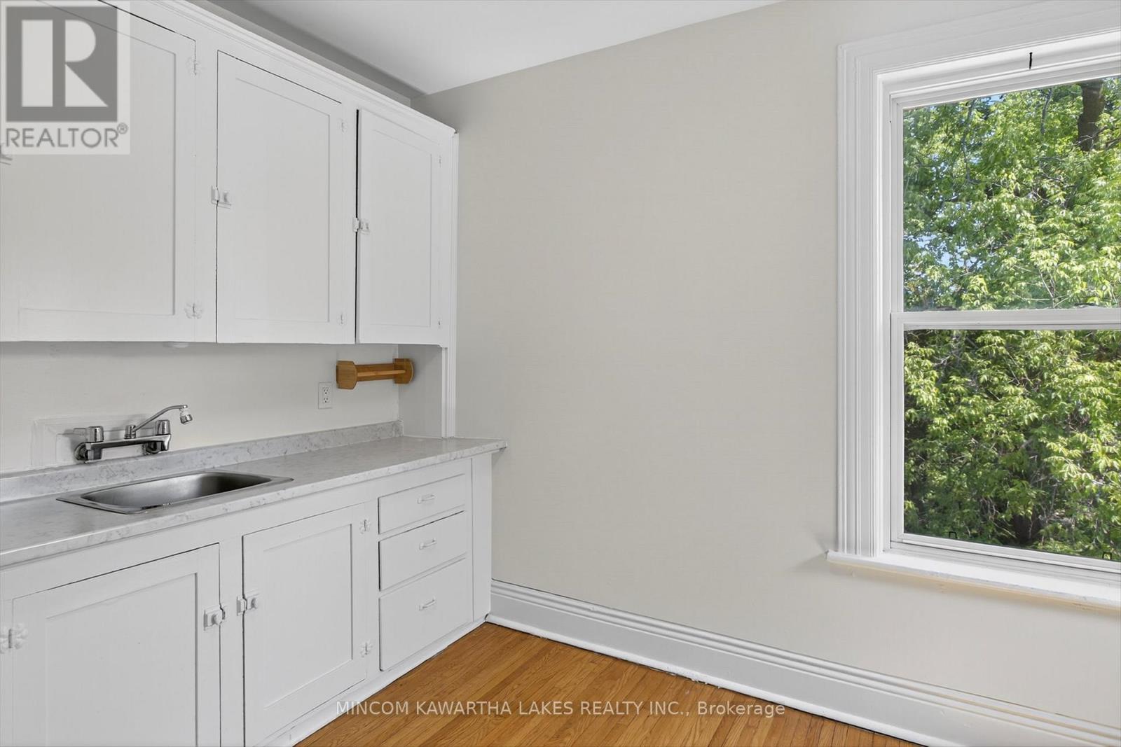 218 Aylmer Street N, Peterborough (Town Ward 3), Ontario  K9J 3K4 - Photo 18 - X12407271