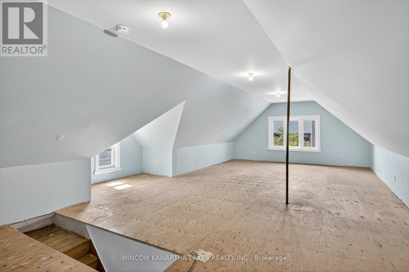 218 Aylmer Street N, Peterborough (Town Ward 3), Ontario  K9J 3K4 - Photo 29 - X12407271