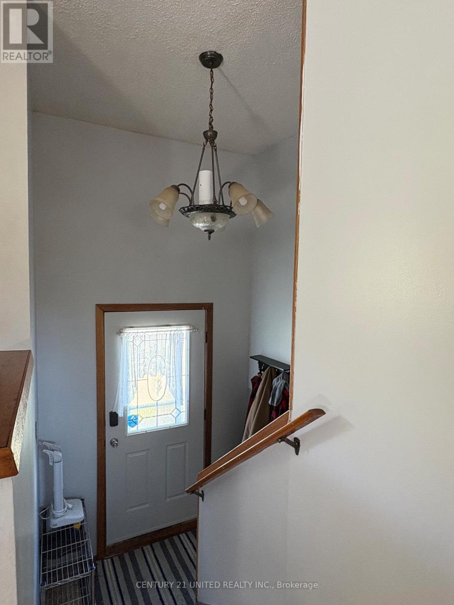 5 Princess Street, Havelock-Belmont-Methuen (Havelock), Ontario  K0L 1Z0 - Photo 2 - X12407273