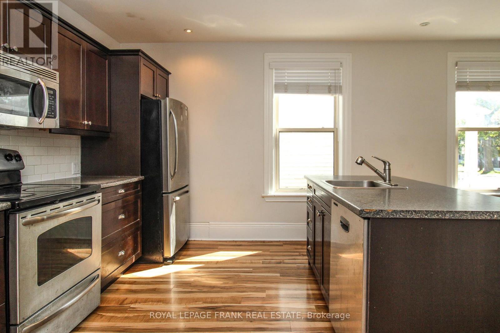 140 Antrim Street, Peterborough (Town Ward 3), Ontario  K9H 3G3 - Photo 10 - X12407336