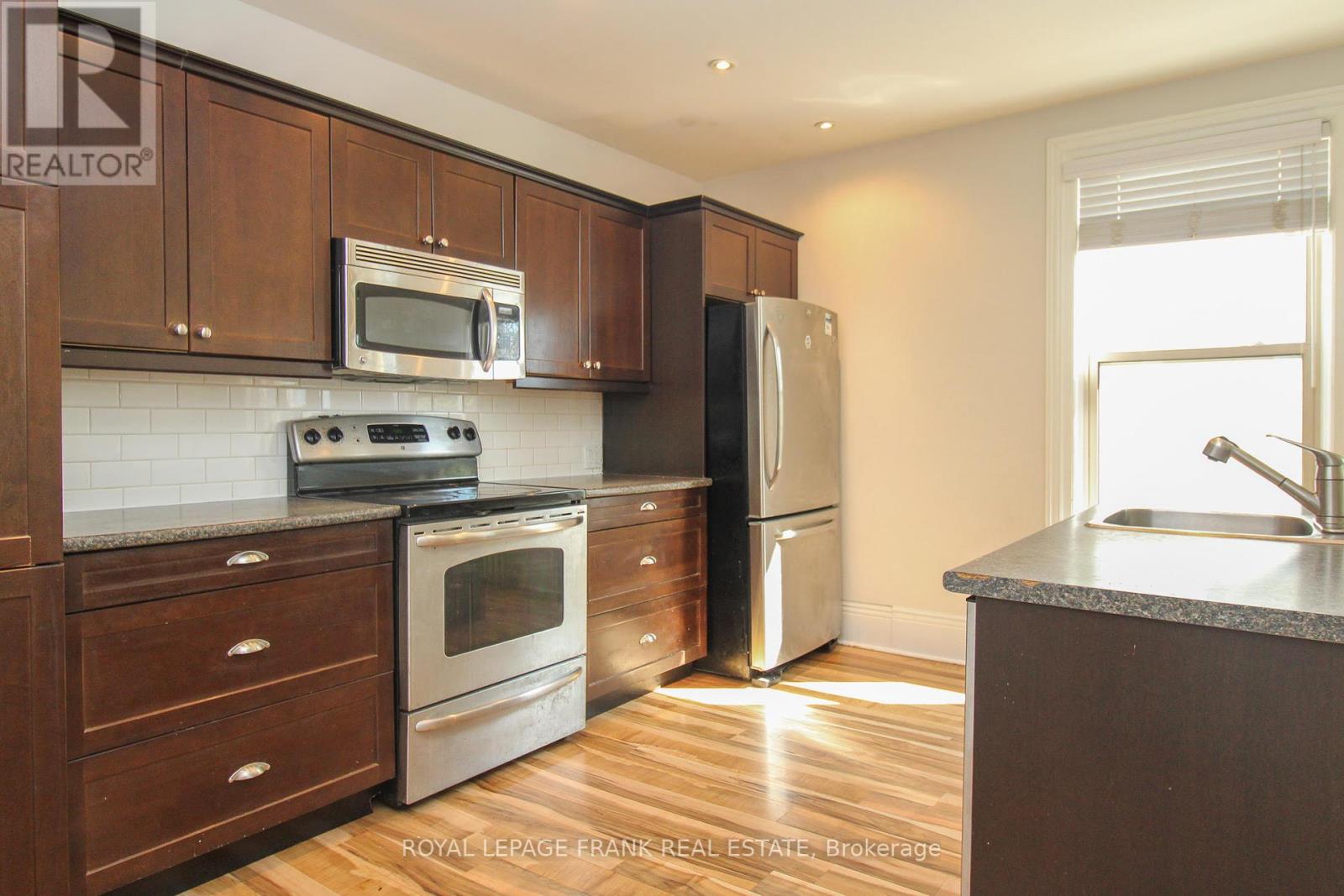 140 Antrim Street, Peterborough (Town Ward 3), Ontario  K9H 3G3 - Photo 11 - X12407336