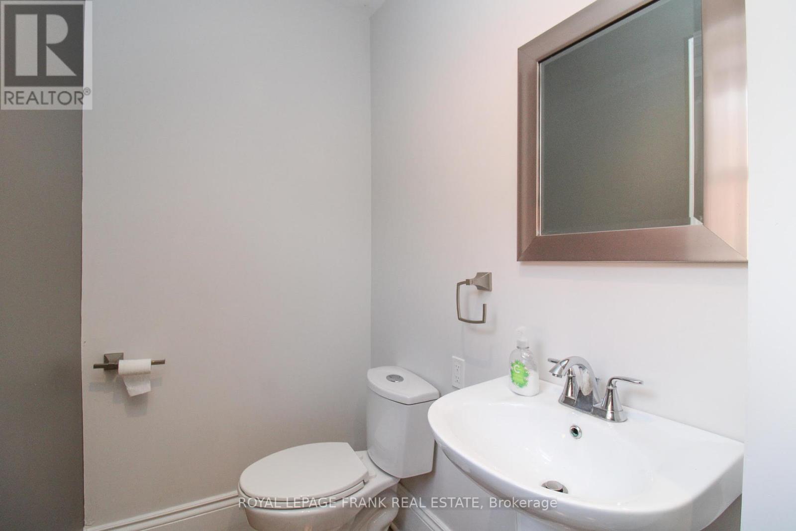 140 Antrim Street, Peterborough (Town Ward 3), Ontario  K9H 3G3 - Photo 12 - X12407336