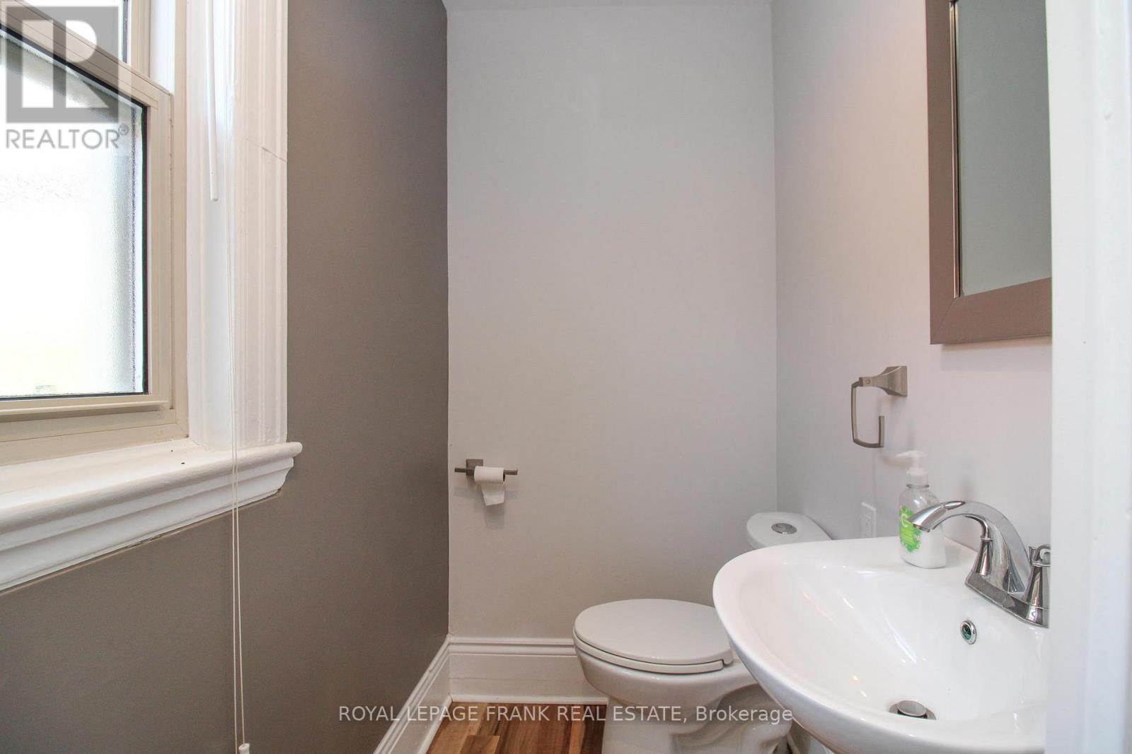 140 Antrim Street, Peterborough (Town Ward 3), Ontario  K9H 3G3 - Photo 13 - X12407336