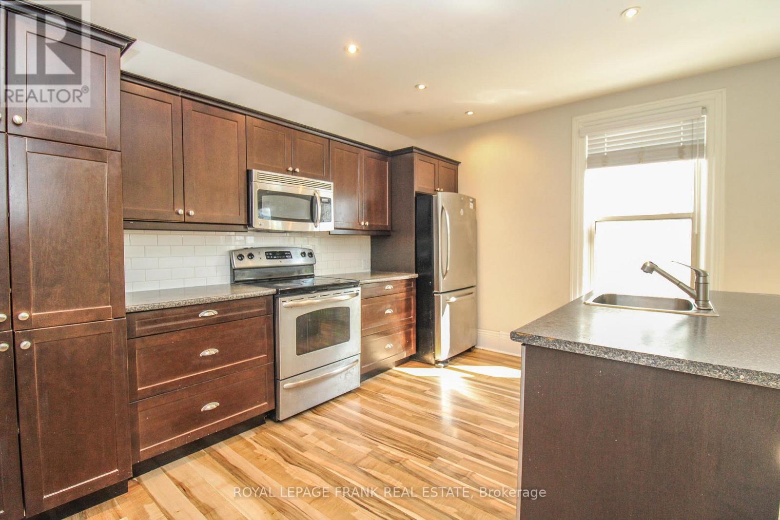 140 Antrim Street, Peterborough (Town Ward 3), Ontario  K9H 3G3 - Photo 14 - X12407336