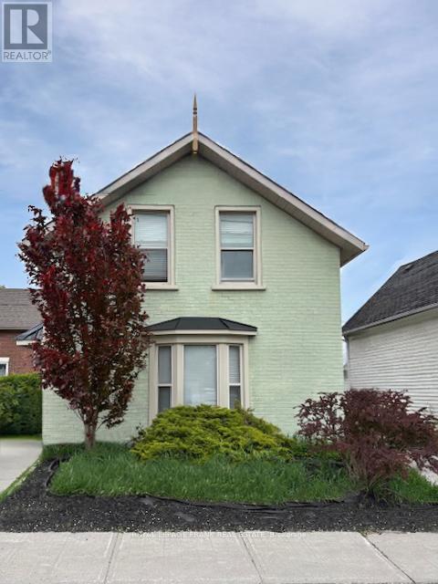 140 Antrim Street, Peterborough (Town Ward 3), Ontario  K9H 3G3 - Photo 2 - X12407336