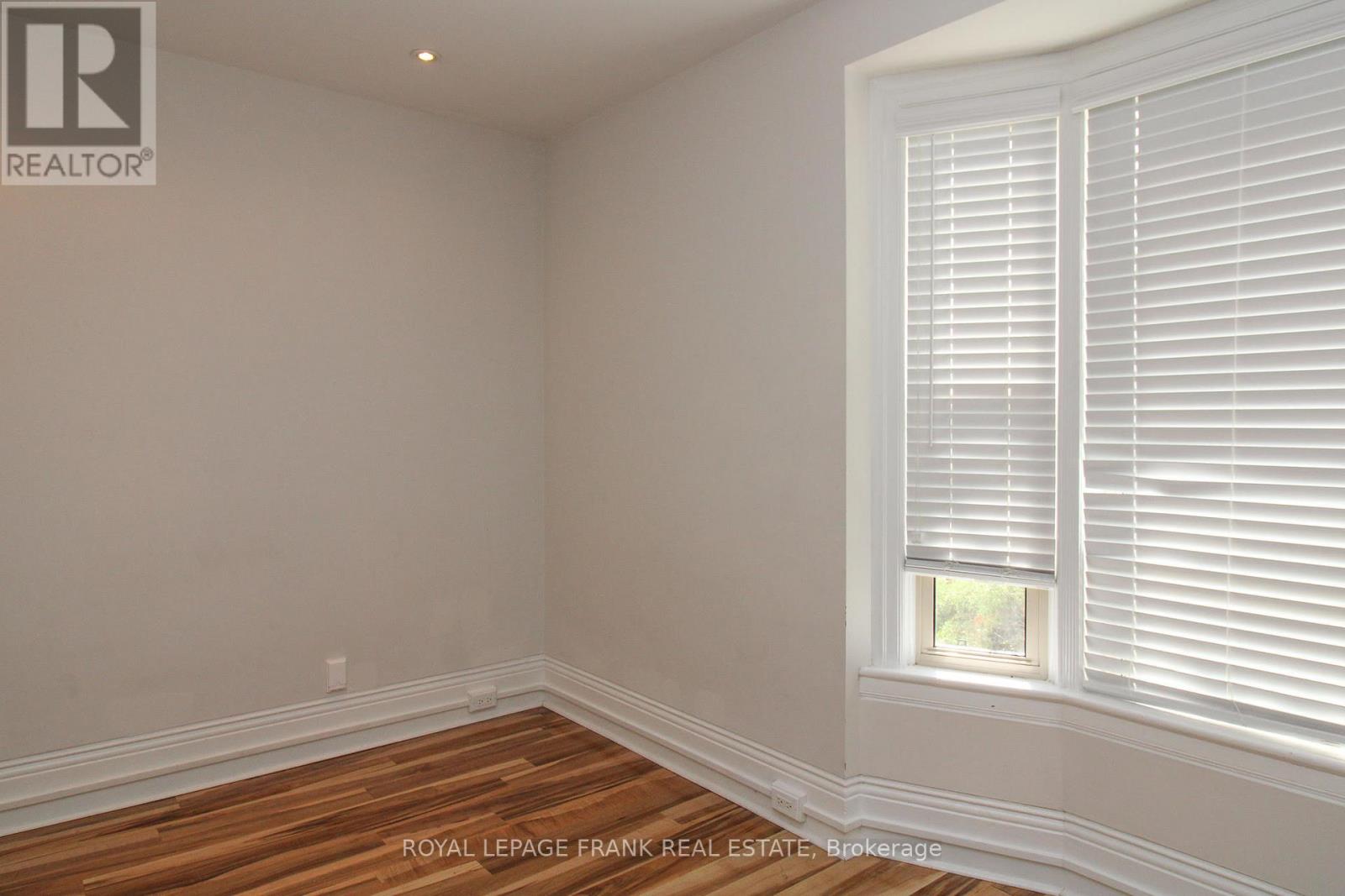 140 Antrim Street, Peterborough (Town Ward 3), Ontario  K9H 3G3 - Photo 5 - X12407336