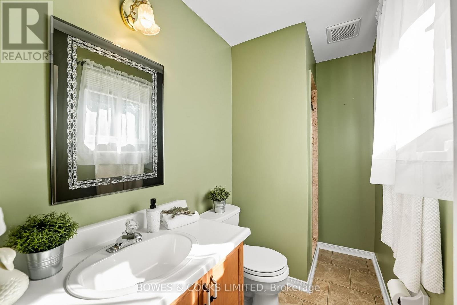 523 Laurie Avenue, Peterborough (Ashburnham Ward 4), Ontario  K9L 1X8 - Photo 21 - X12407559