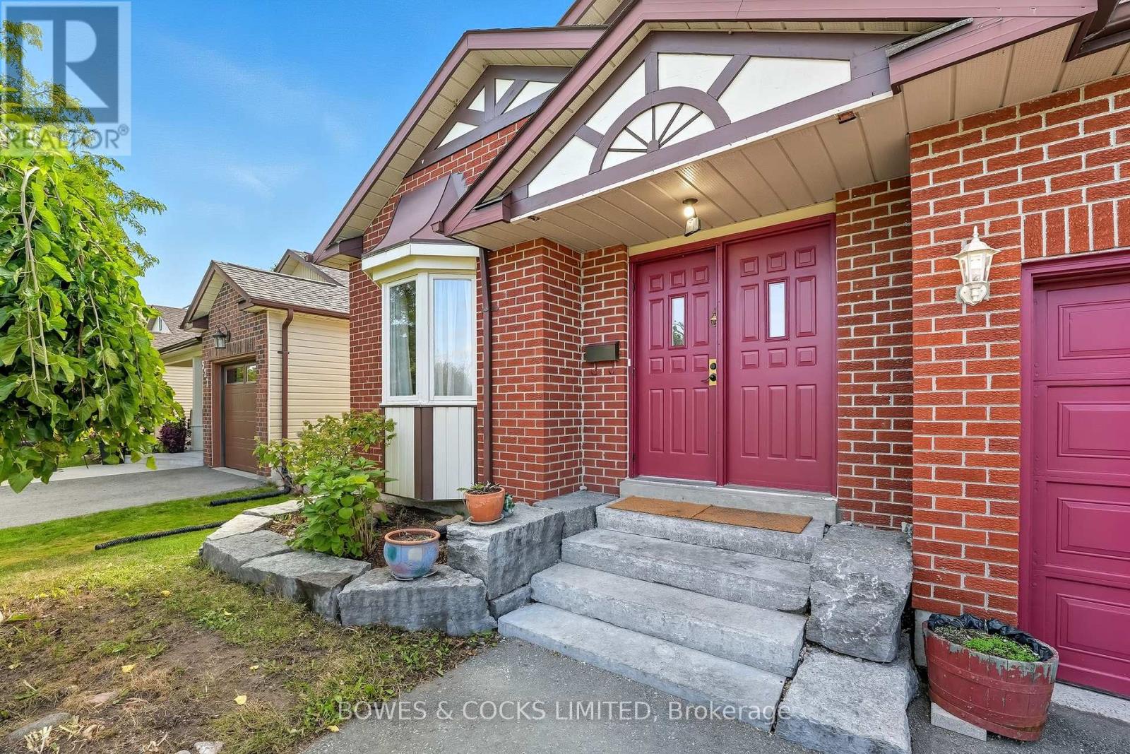 523 Laurie Avenue, Peterborough (Ashburnham Ward 4), Ontario  K9L 1X8 - Photo 4 - X12407559