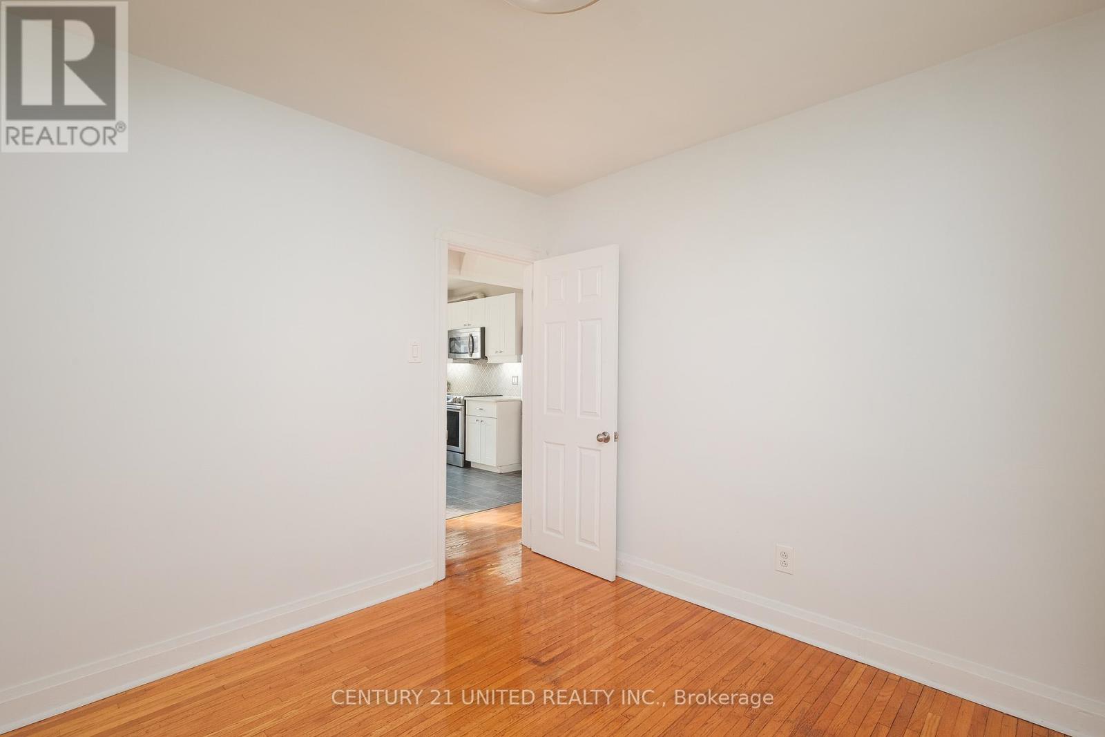 334 Mckellar Street, Peterborough South (West), Ontario  K9J 1P7 - Photo 14 - X12407573
