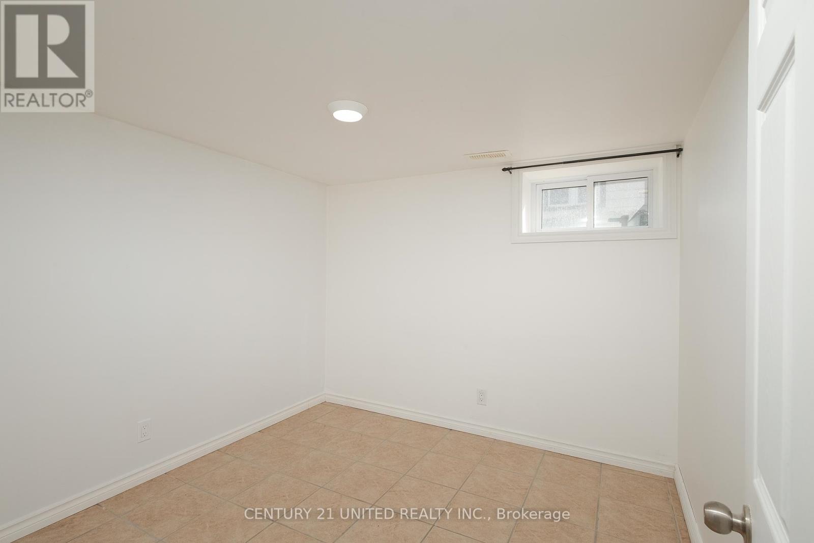 334 Mckellar Street, Peterborough South (West), Ontario  K9J 1P7 - Photo 23 - X12407573