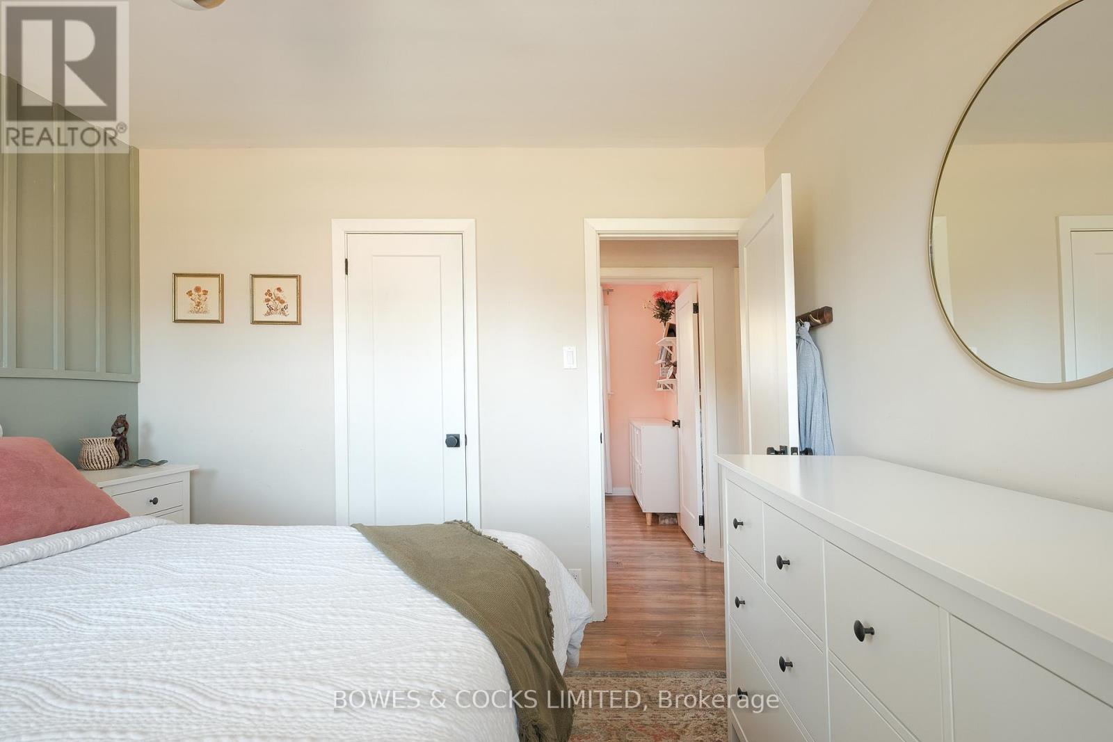 730 Crawford Place, Peterborough (Otonabee Ward 1), Ontario  K9J 3X3 - Photo 12 - X12407696