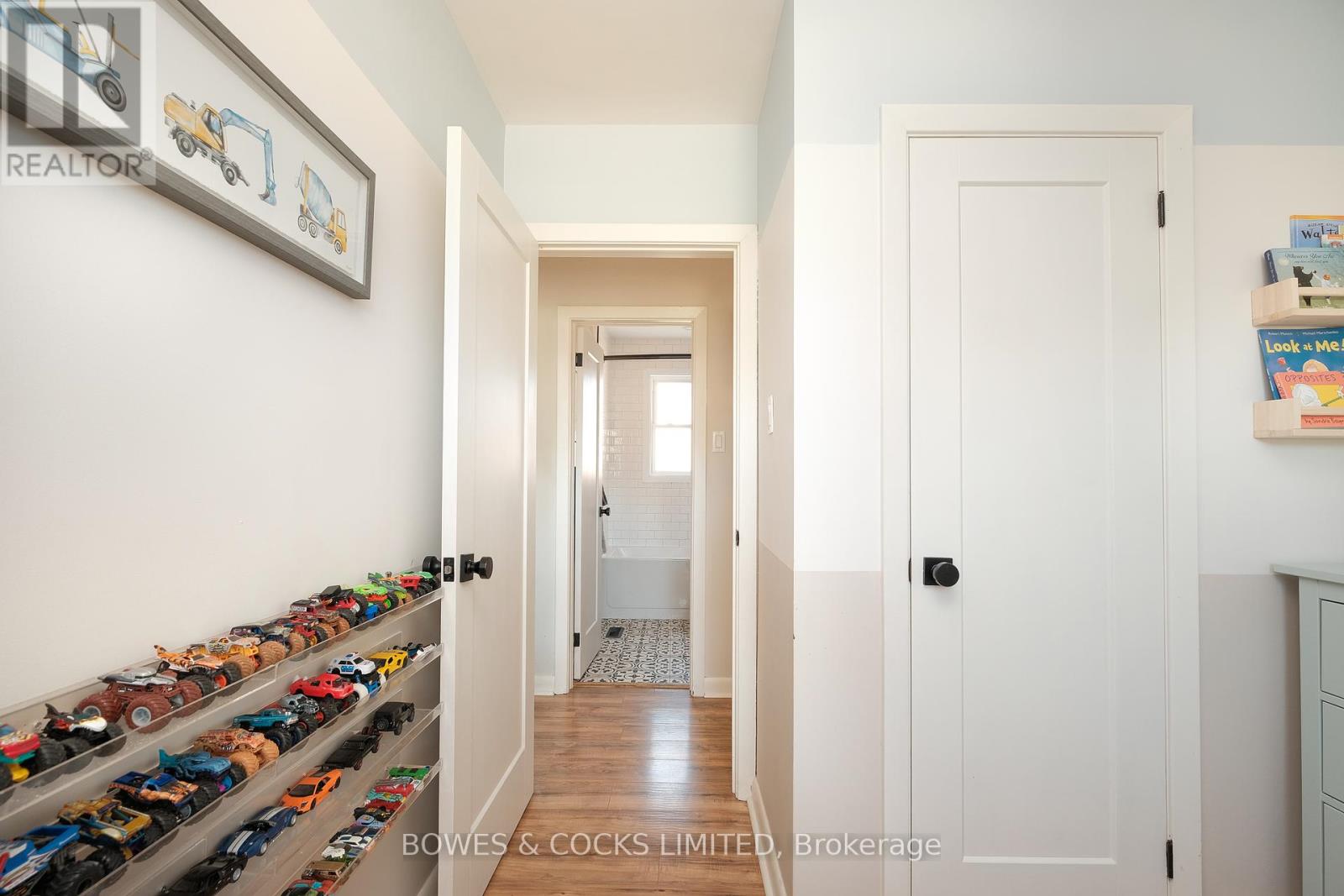 730 Crawford Place, Peterborough (Otonabee Ward 1), Ontario  K9J 3X3 - Photo 16 - X12407696