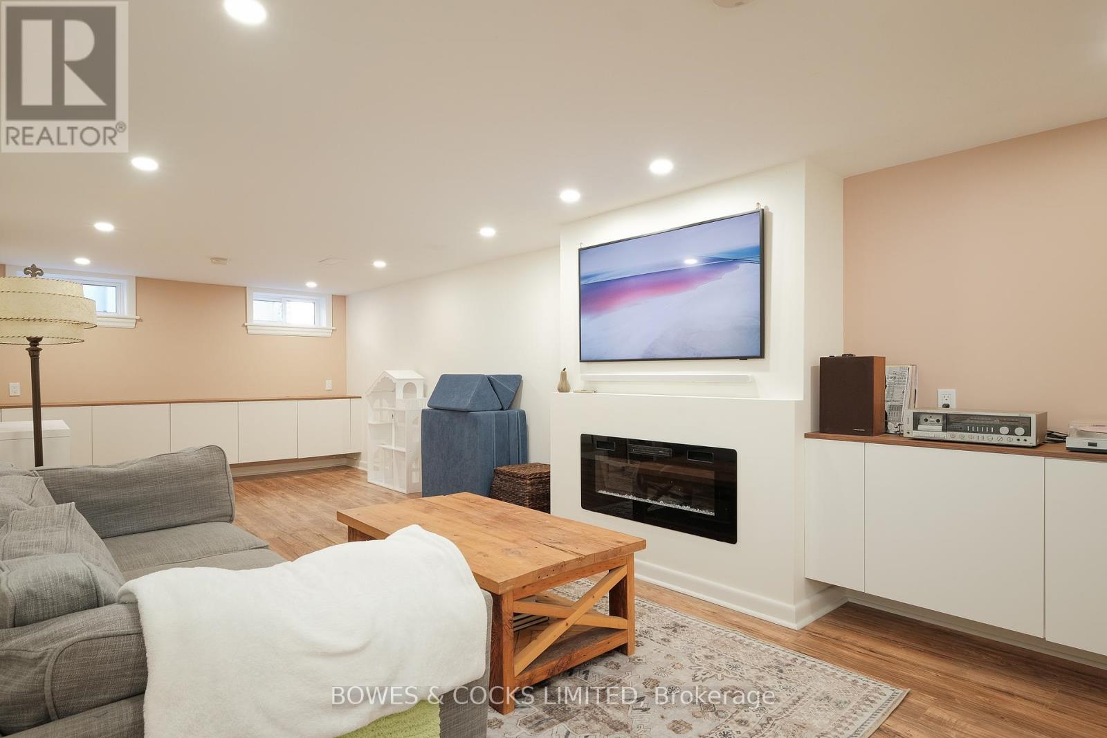 730 Crawford Place, Peterborough (Otonabee Ward 1), Ontario  K9J 3X3 - Photo 26 - X12407696