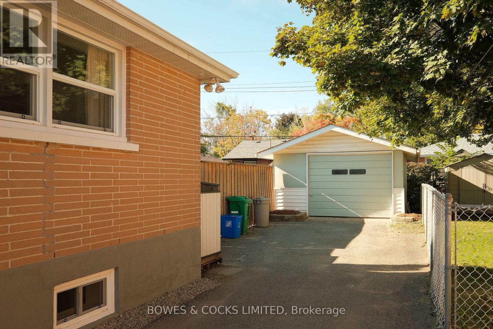 730 Crawford Place, Peterborough (Otonabee Ward 1), Ontario  K9J 3X3 - Photo 30 - X12407696
