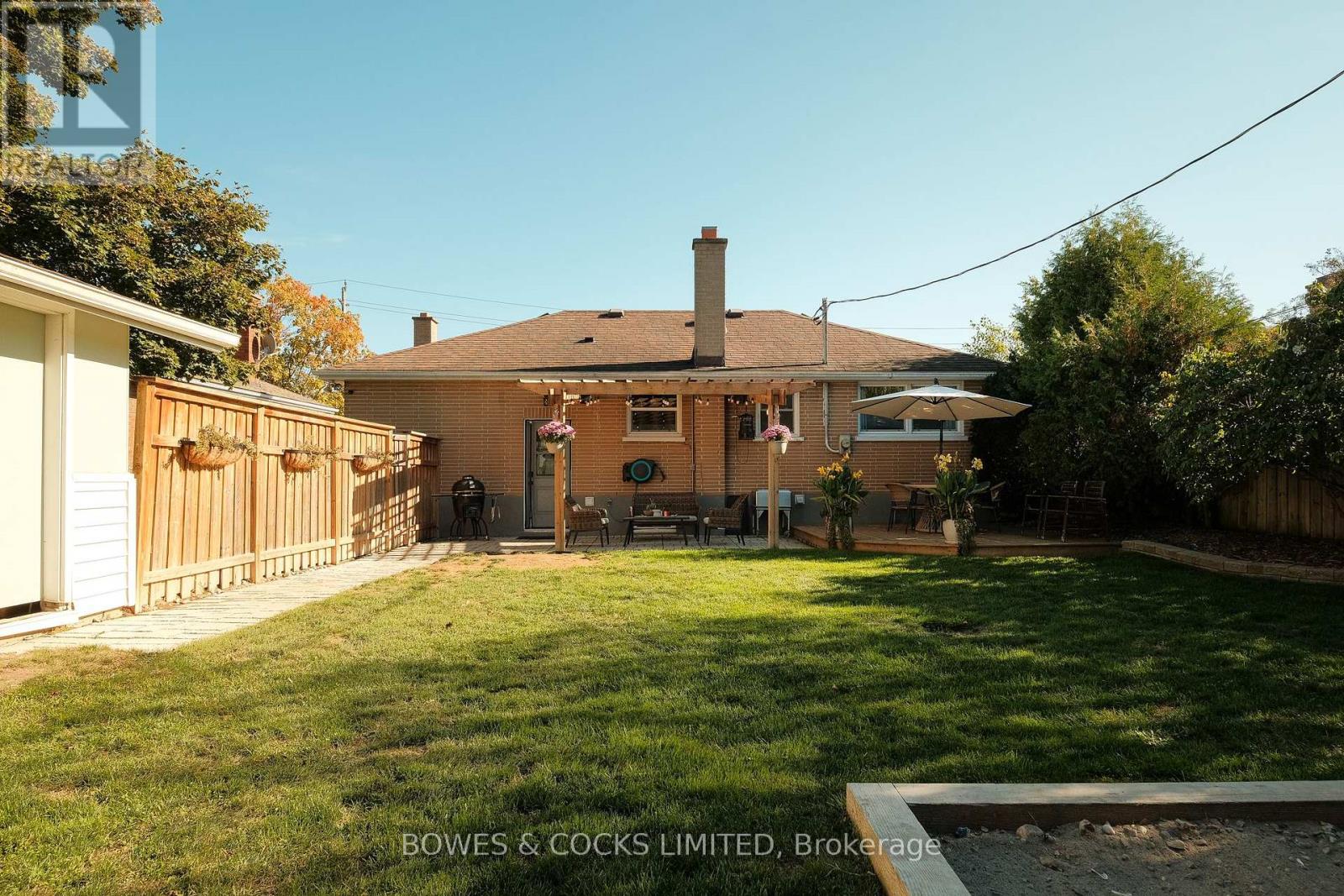730 Crawford Place, Peterborough (Otonabee Ward 1), Ontario  K9J 3X3 - Photo 35 - X12407696