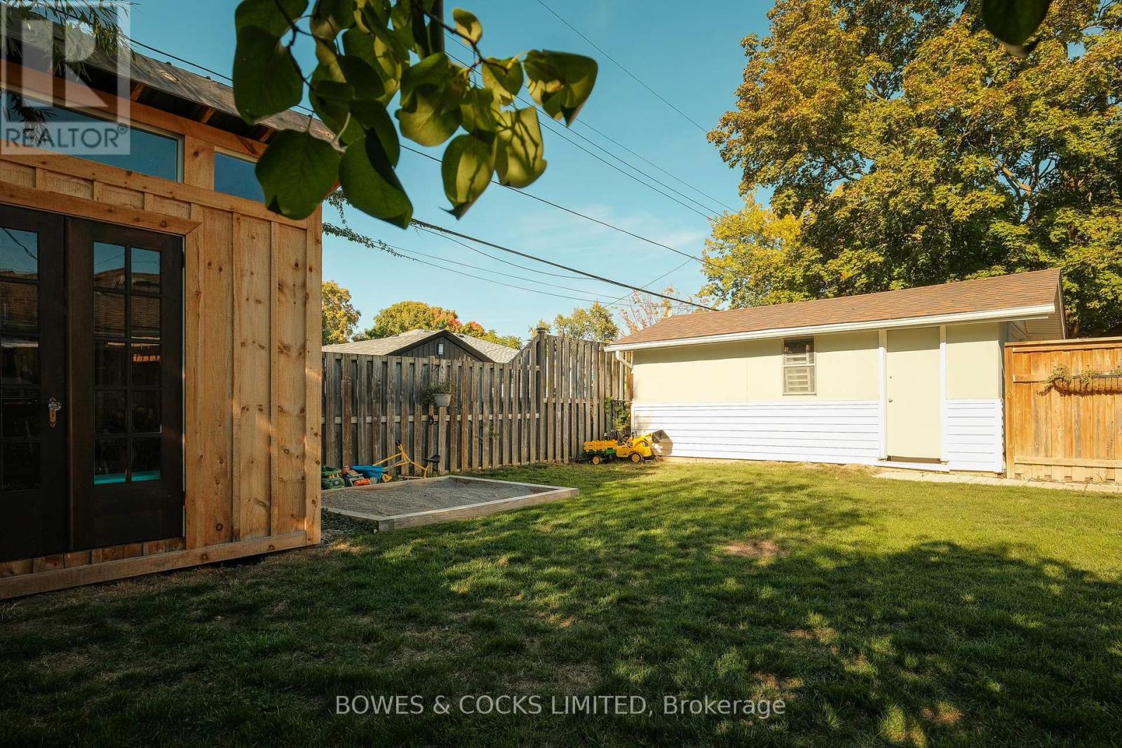730 Crawford Place, Peterborough (Otonabee Ward 1), Ontario  K9J 3X3 - Photo 36 - X12407696