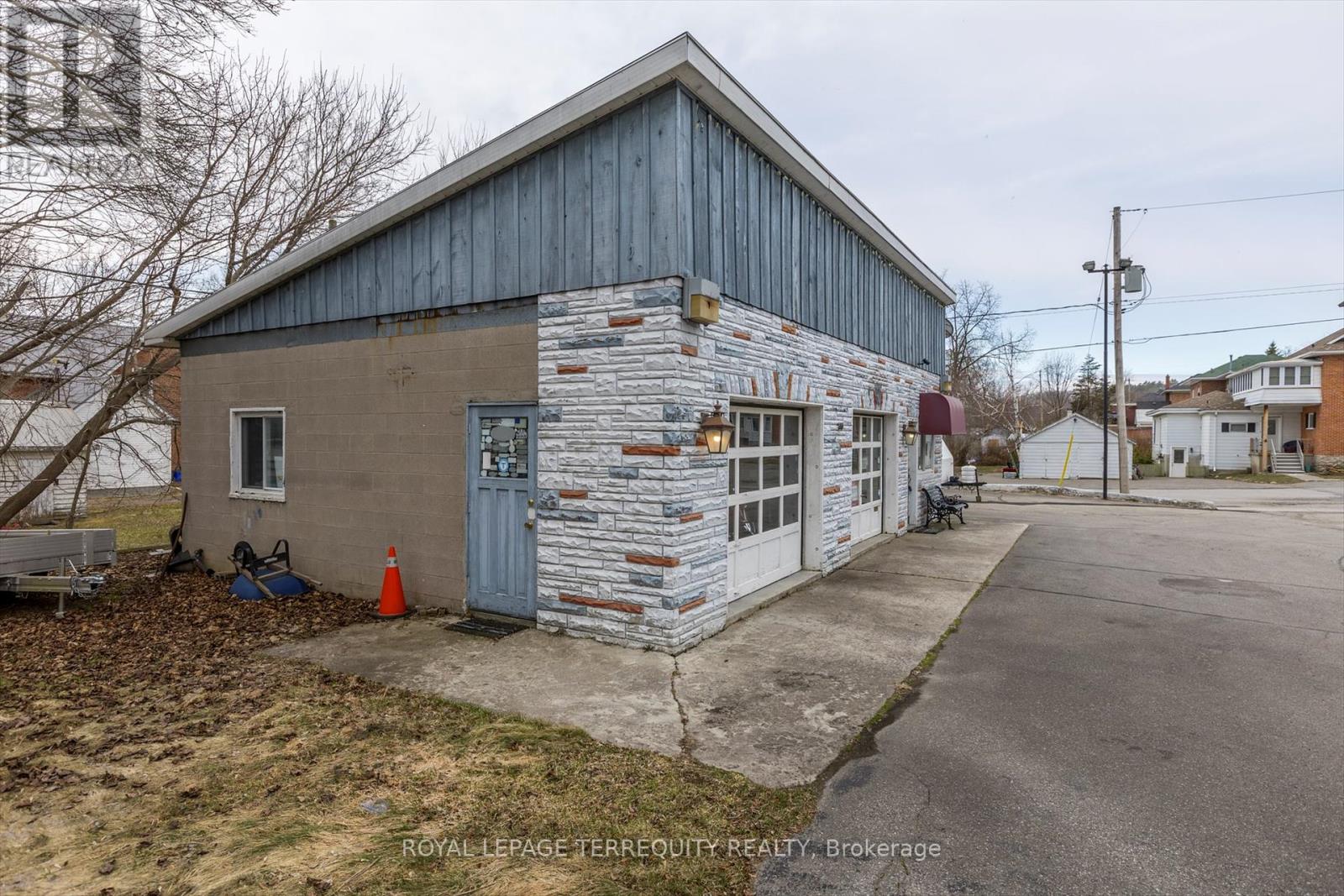 119 Bridge Street W, Trent Hills (Campbellford), Ontario  K0L 1L0 - Photo 7 - X12407505