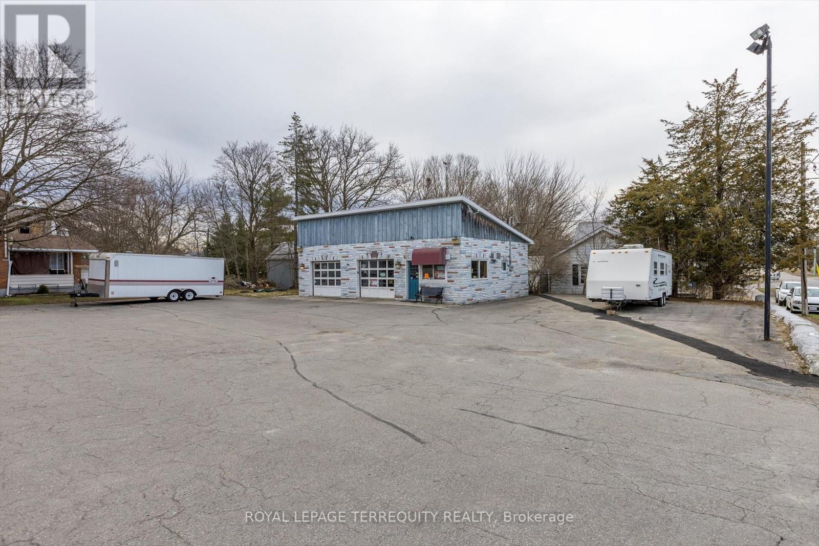 119 Bridge Street W, Trent Hills (Campbellford), Ontario  K0L 1L0 - Photo 9 - X12407505