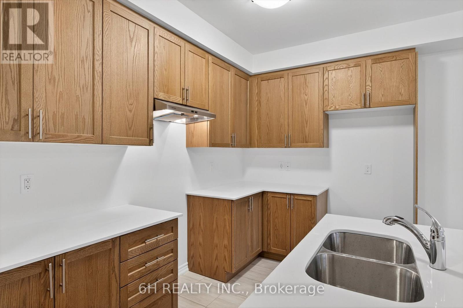 736 Carpenter Trail, Peterborough (Monaghan Ward 2), Ontario  K9K 0J3 - Photo 10 - X12407723