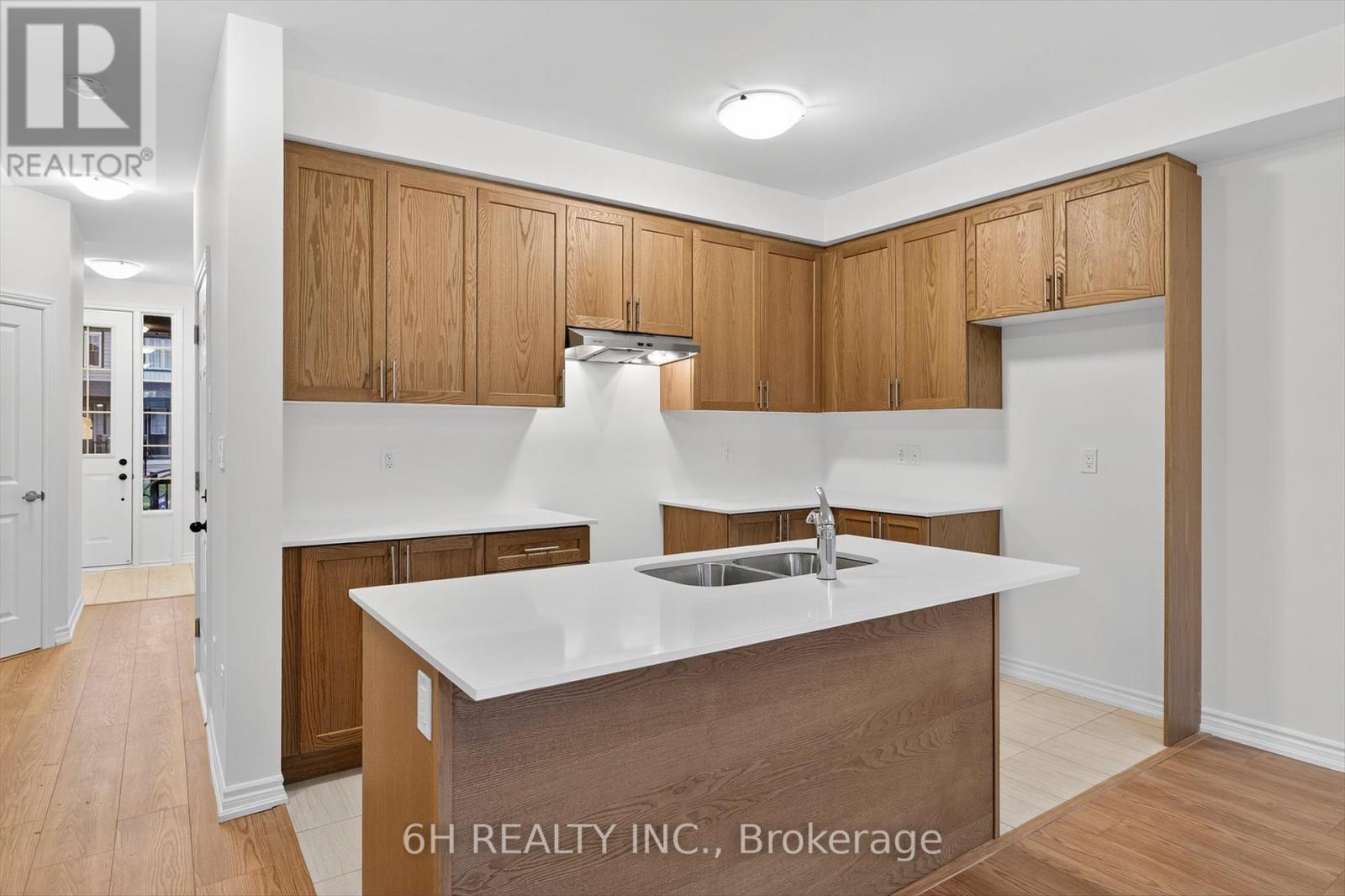 736 Carpenter Trail, Peterborough (Monaghan Ward 2), Ontario  K9K 0J3 - Photo 7 - X12407723