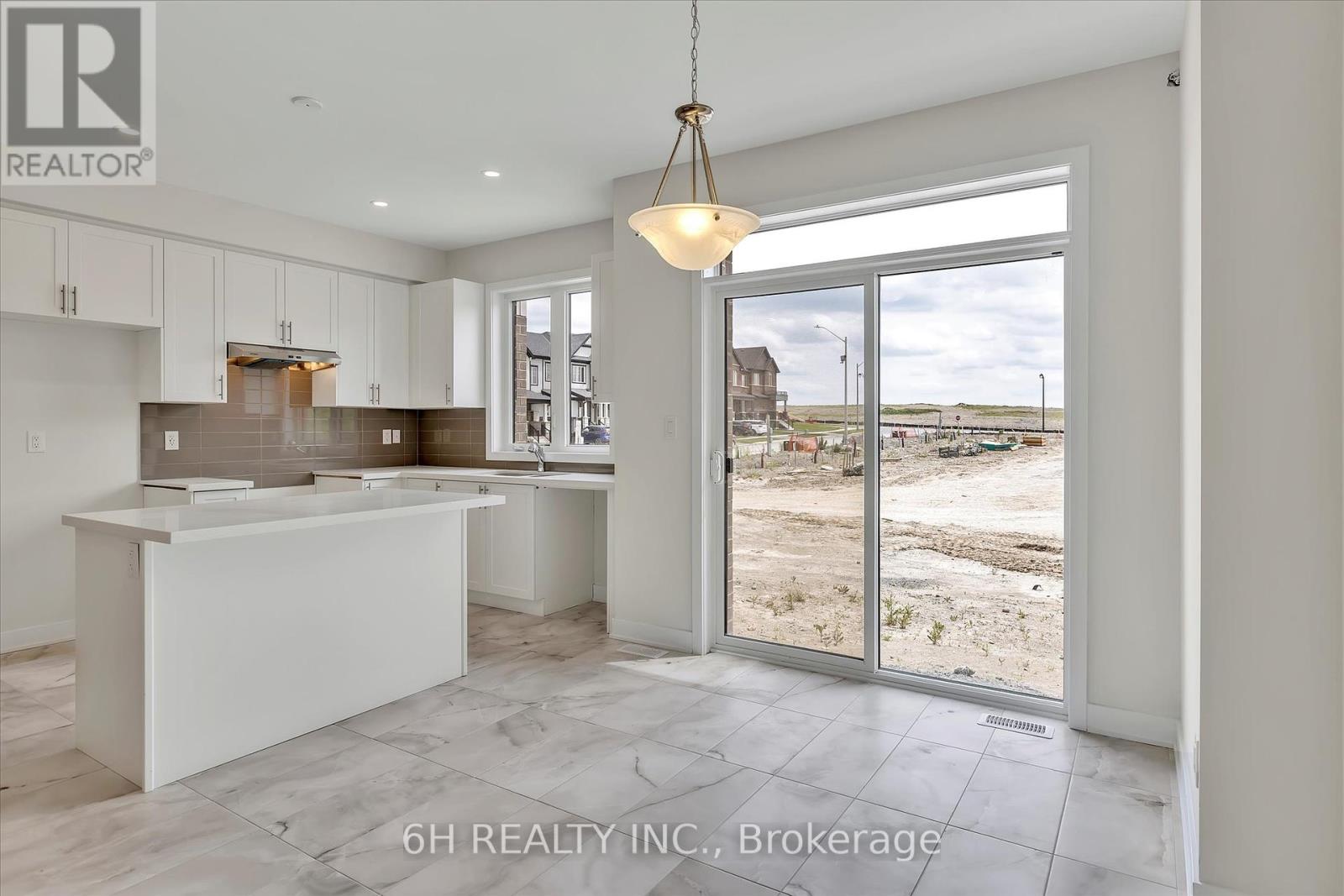145 Pike Street, Peterborough (Monaghan Ward 2), Ontario  K9K 0J5 - Photo 10 - X12407726