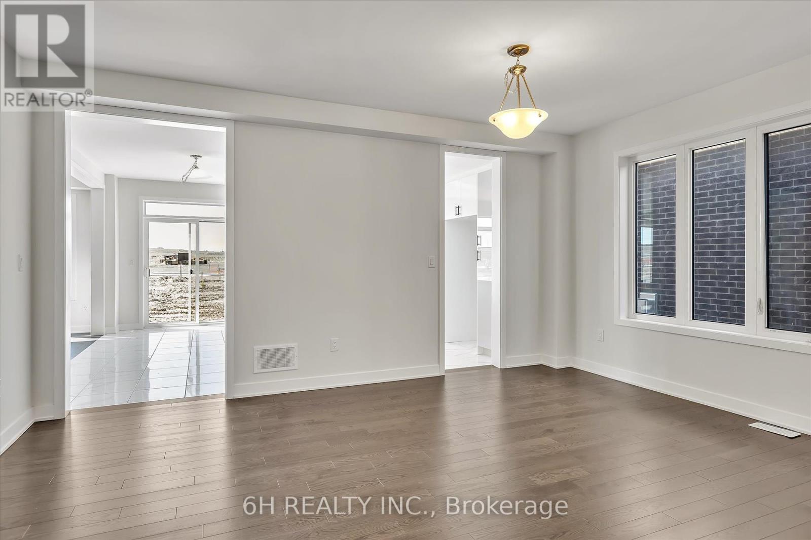 329 O'toole Crescent, Peterborough (Monaghan Ward 2), Ontario  K9K 0J4 - Photo 6 - X12407728