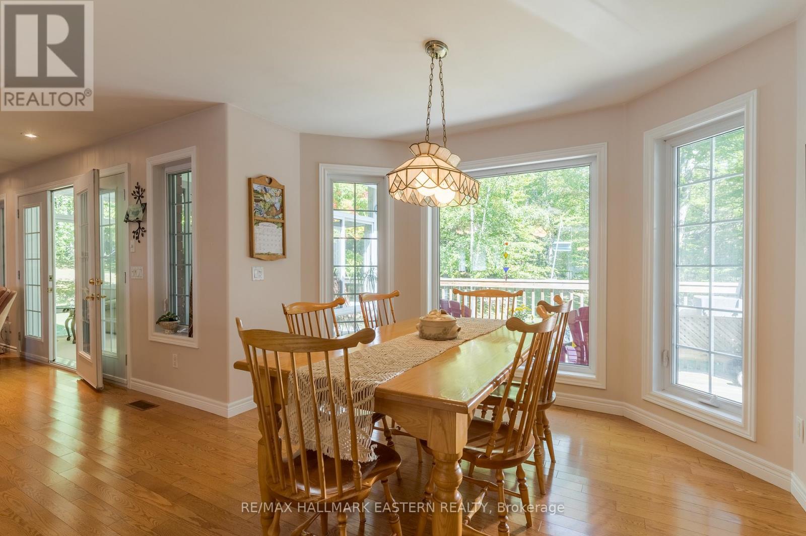 27 Woodland Trail, Kawartha Lakes (Manvers), Ontario  K0L 1A0 - Photo 11 - X12408127