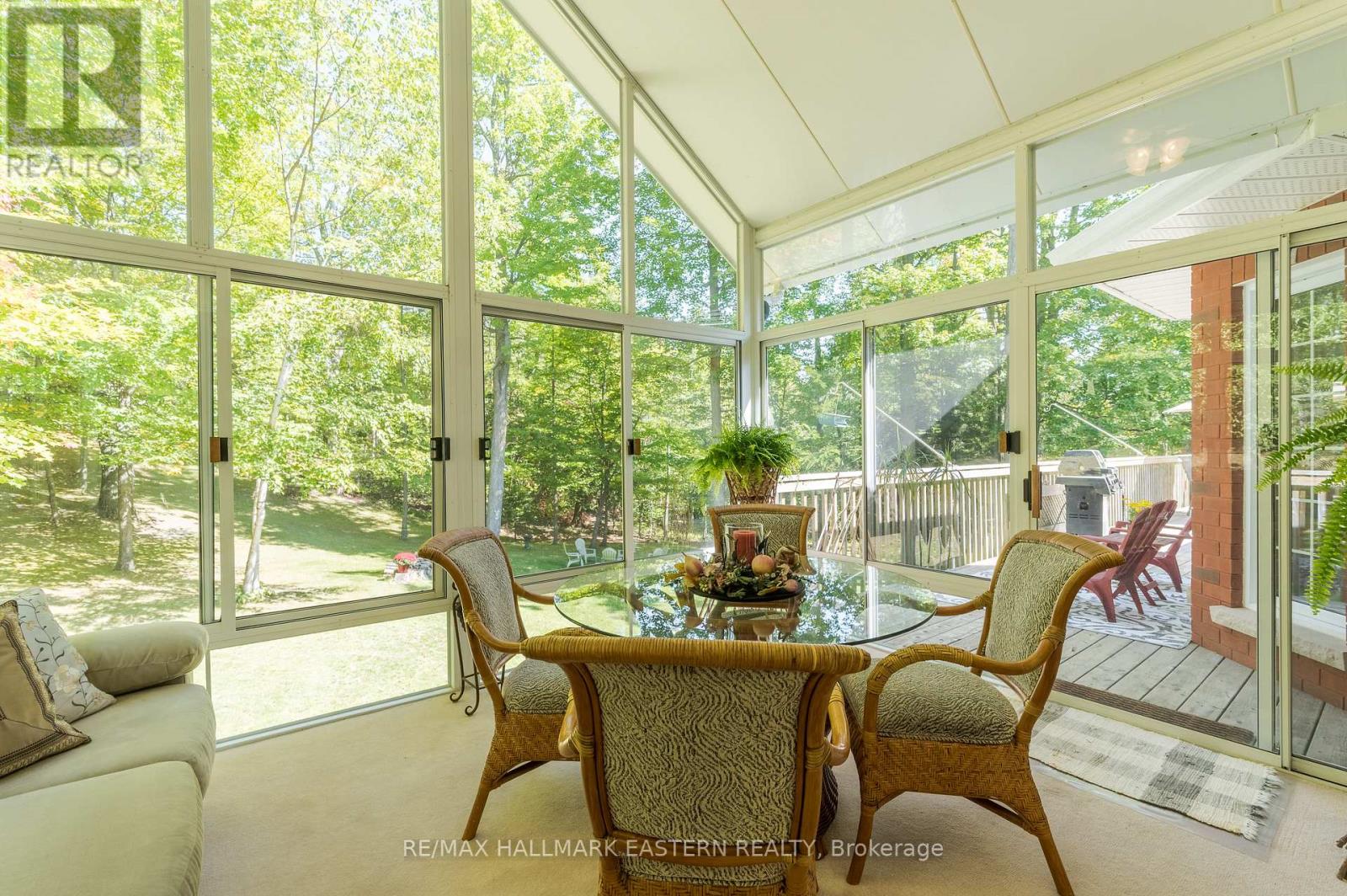 27 Woodland Trail, Kawartha Lakes (Manvers), Ontario  K0L 1A0 - Photo 15 - X12408127