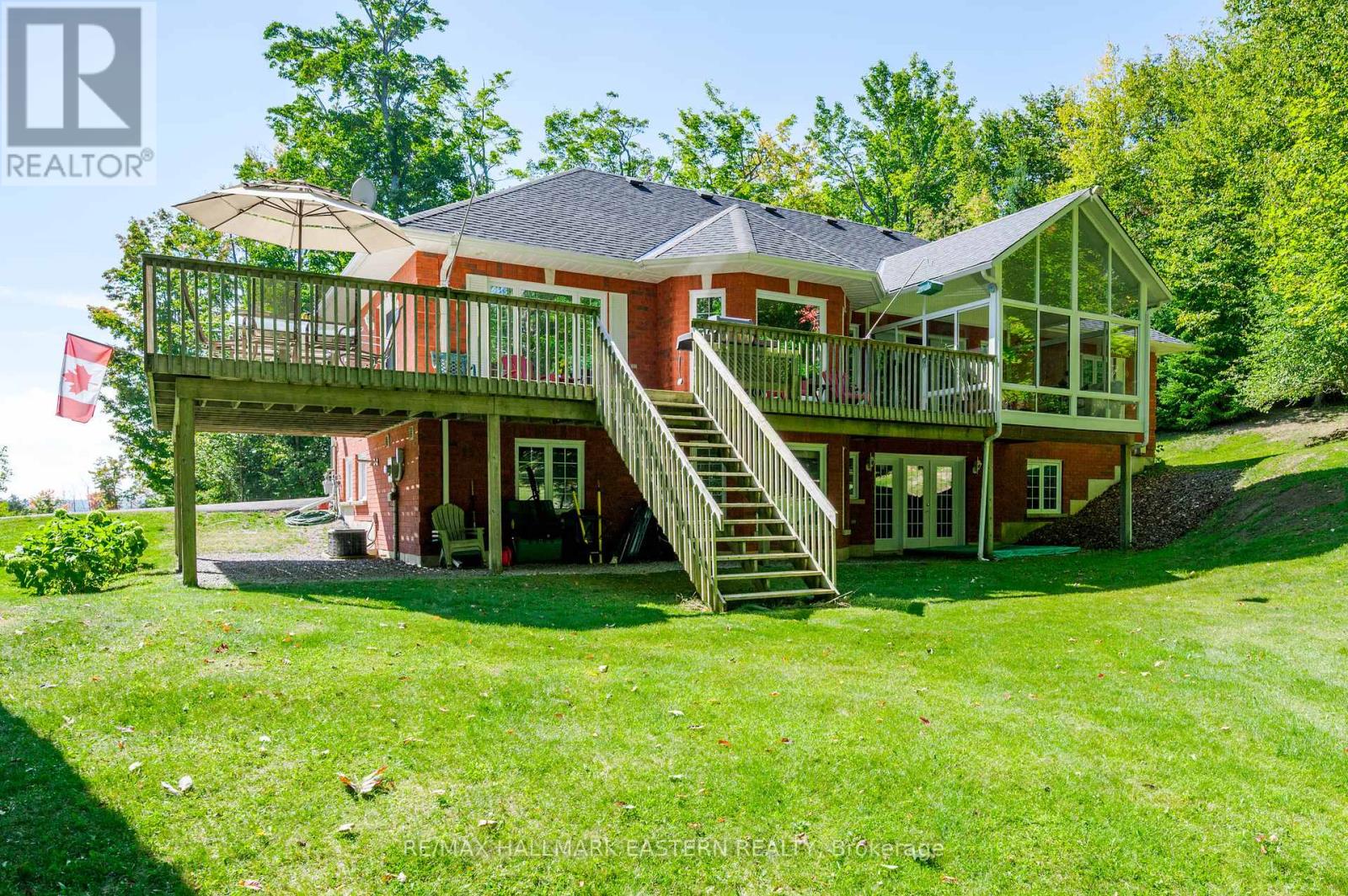 27 Woodland Trail, Kawartha Lakes (Manvers), Ontario  K0L 1A0 - Photo 2 - X12408127