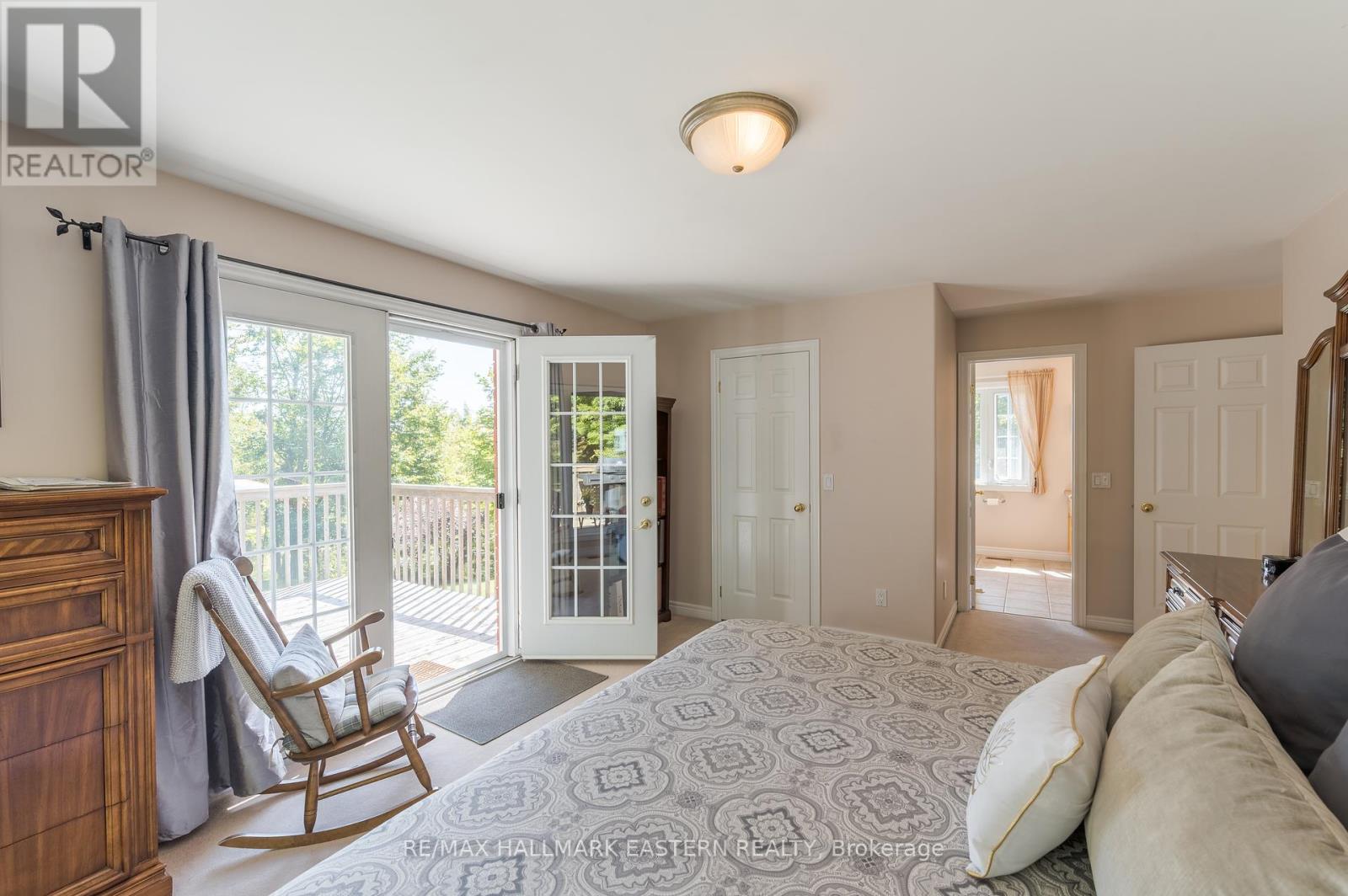 27 Woodland Trail, Kawartha Lakes (Manvers), Ontario  K0L 1A0 - Photo 22 - X12408127