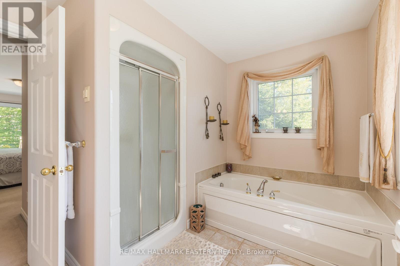 27 Woodland Trail, Kawartha Lakes (Manvers), Ontario  K0L 1A0 - Photo 23 - X12408127
