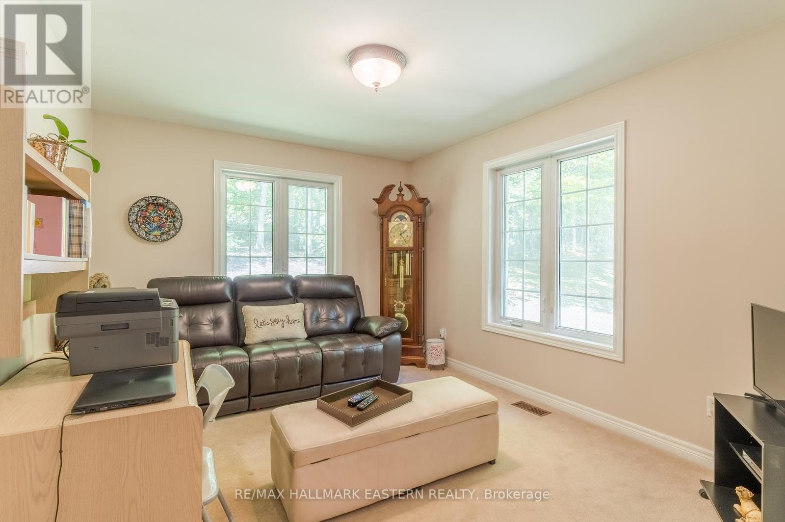 27 Woodland Trail, Kawartha Lakes (Manvers), Ontario  K0L 1A0 - Photo 25 - X12408127