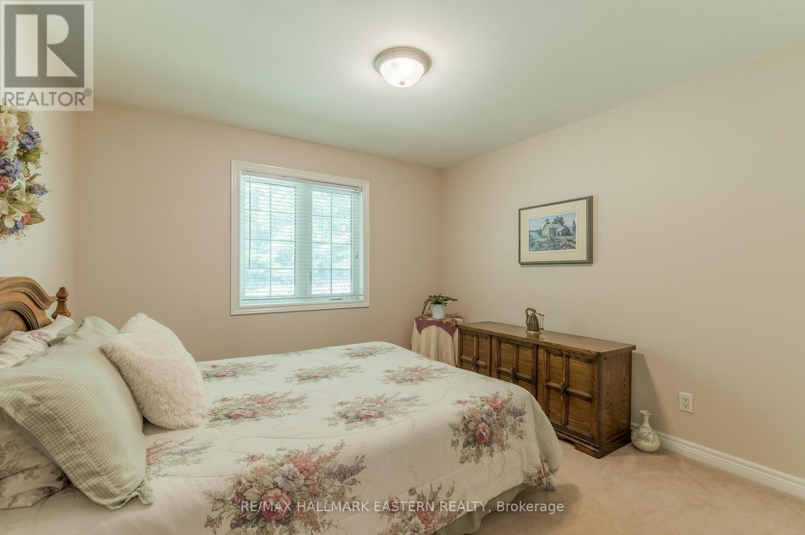 27 Woodland Trail, Kawartha Lakes (Manvers), Ontario  K0L 1A0 - Photo 26 - X12408127