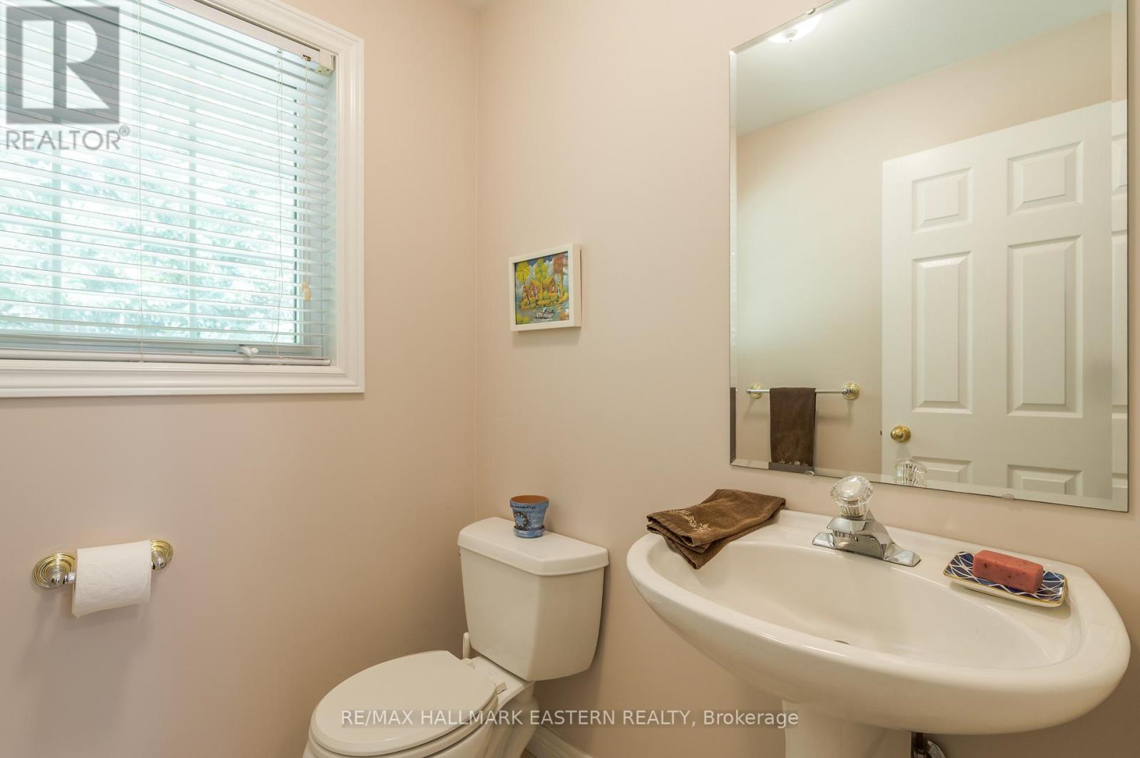 27 Woodland Trail, Kawartha Lakes (Manvers), Ontario  K0L 1A0 - Photo 29 - X12408127
