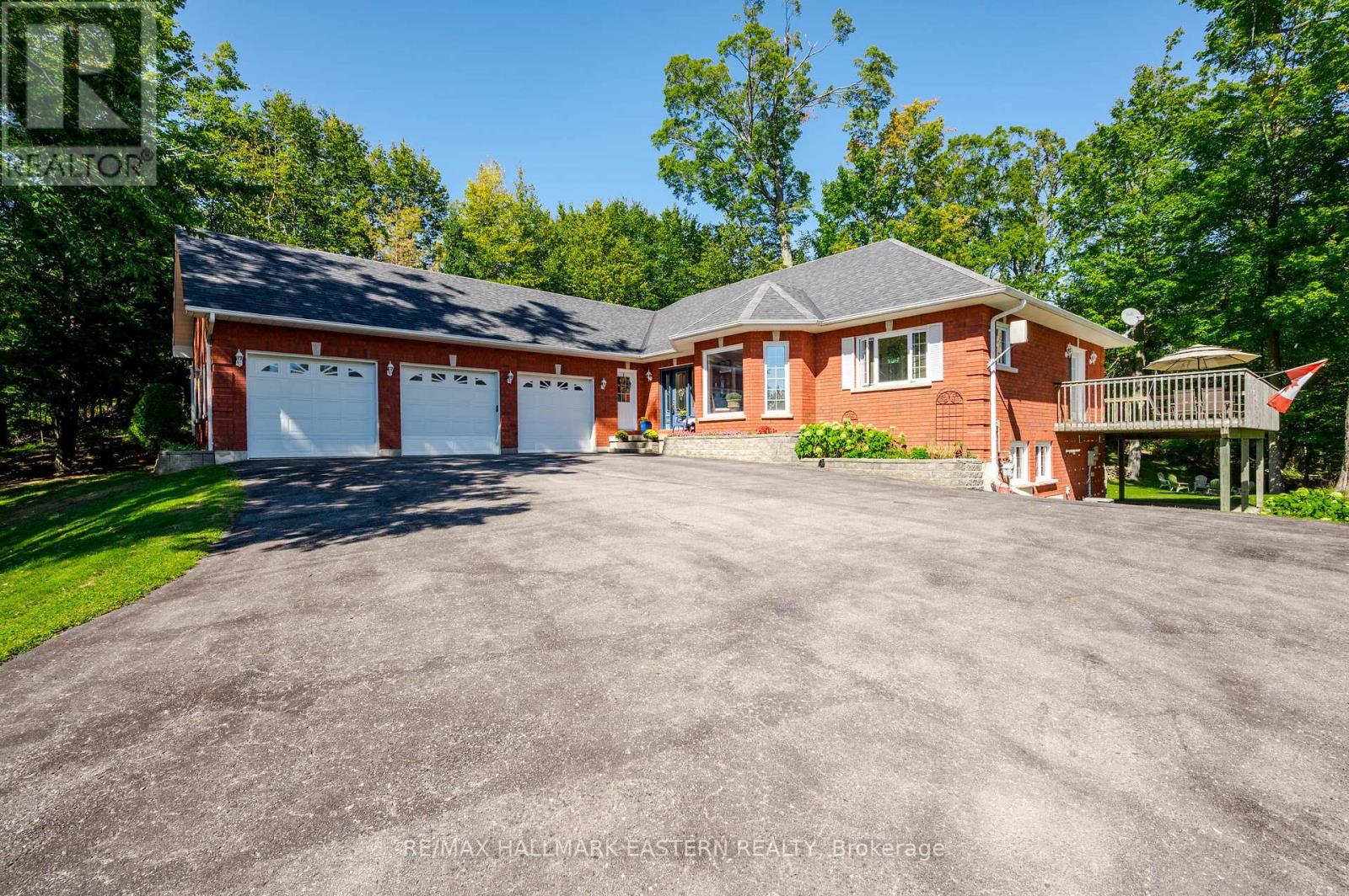 27 Woodland Trail, Kawartha Lakes (Manvers), Ontario  K0L 1A0 - Photo 3 - X12408127