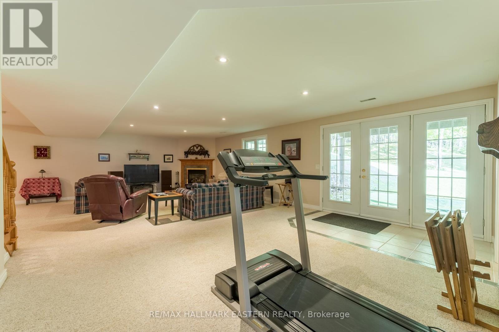 27 Woodland Trail, Kawartha Lakes (Manvers), Ontario  K0L 1A0 - Photo 35 - X12408127