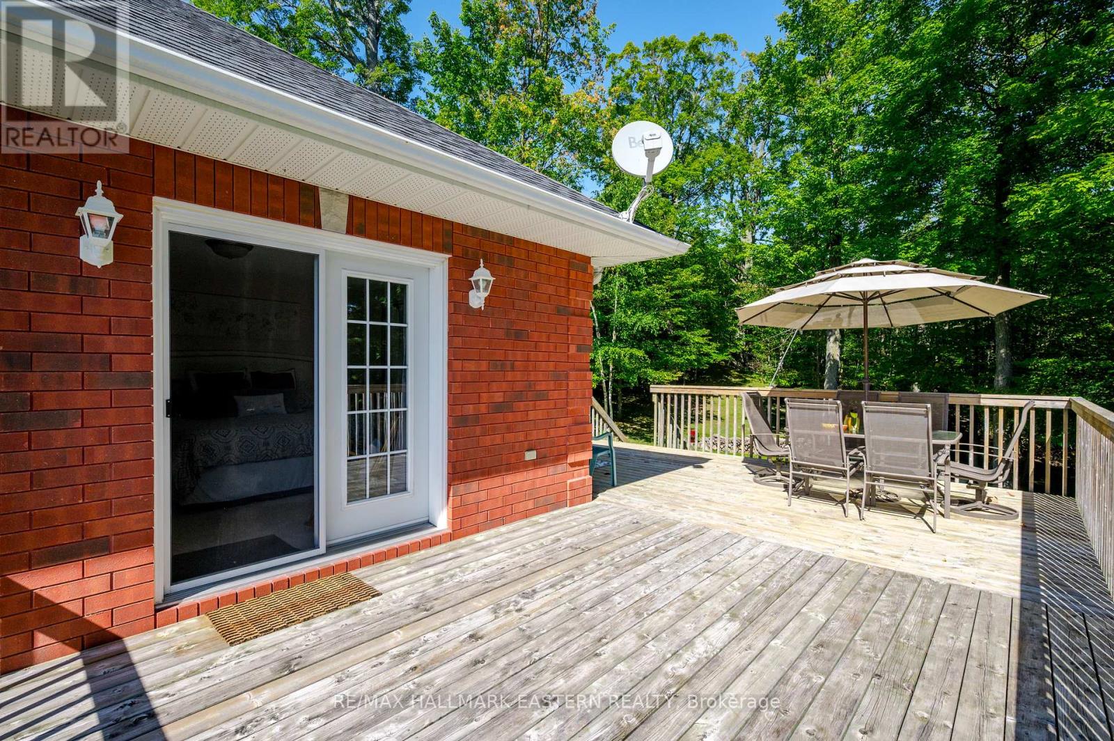27 Woodland Trail, Kawartha Lakes (Manvers), Ontario  K0L 1A0 - Photo 40 - X12408127