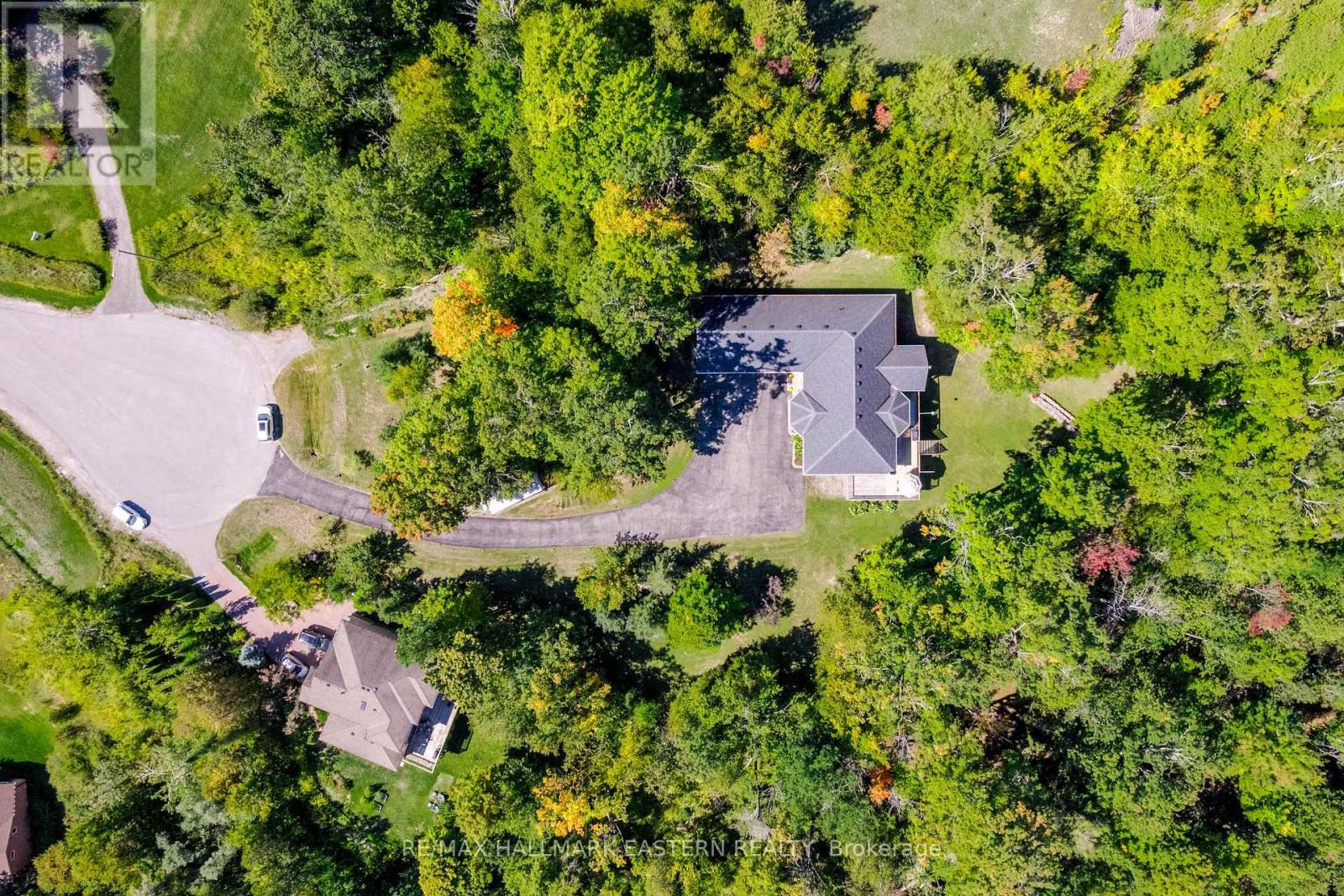 27 Woodland Trail, Kawartha Lakes (Manvers), Ontario  K0L 1A0 - Photo 47 - X12408127