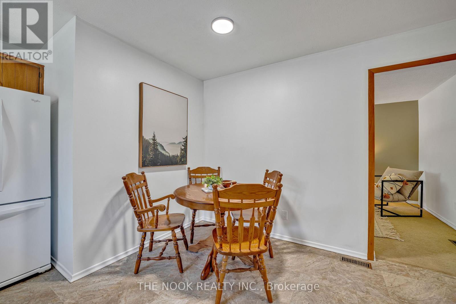 21 Rideau Crescent, Peterborough (Ashburnham Ward 4), Ontario  K9J 1G7 - Photo 6 - X12408404