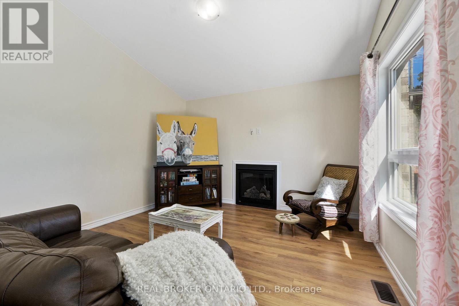 11 Old Trafford Drive, Trent Hills (Hastings), Ontario  K0L 1Y0 - Photo 10 - X12408416
